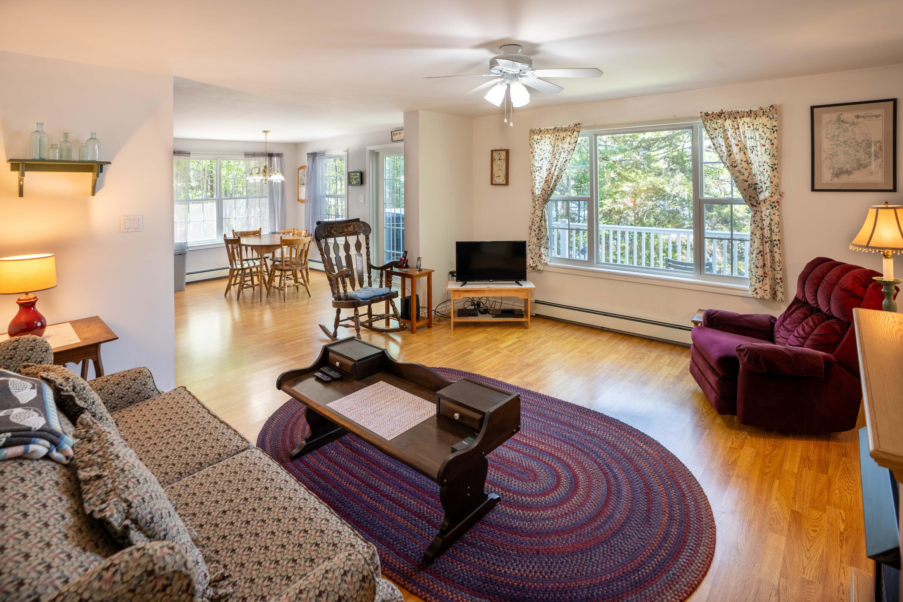 1590 River Road Property Photo 6