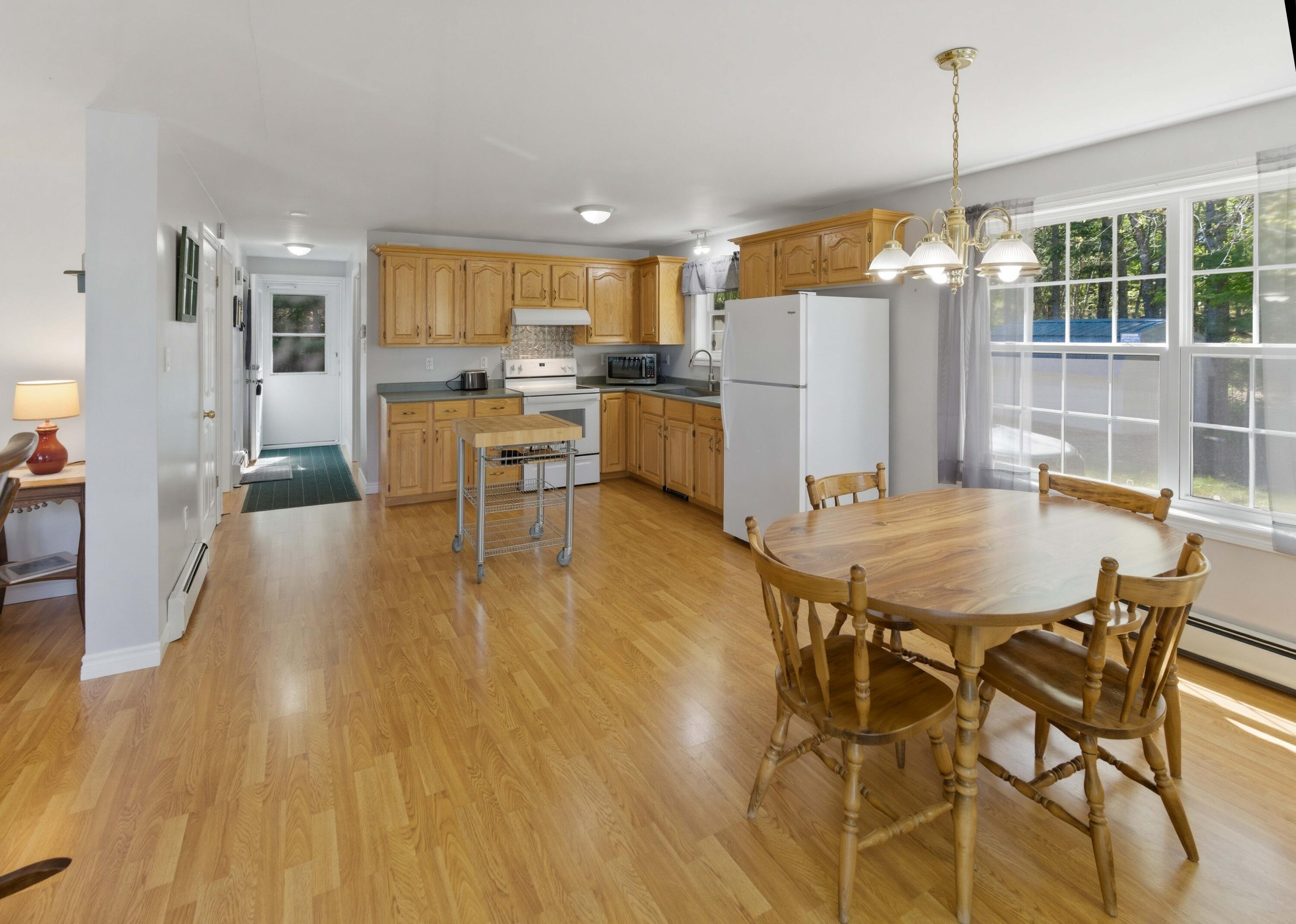 1590 River Road Property Photo 8