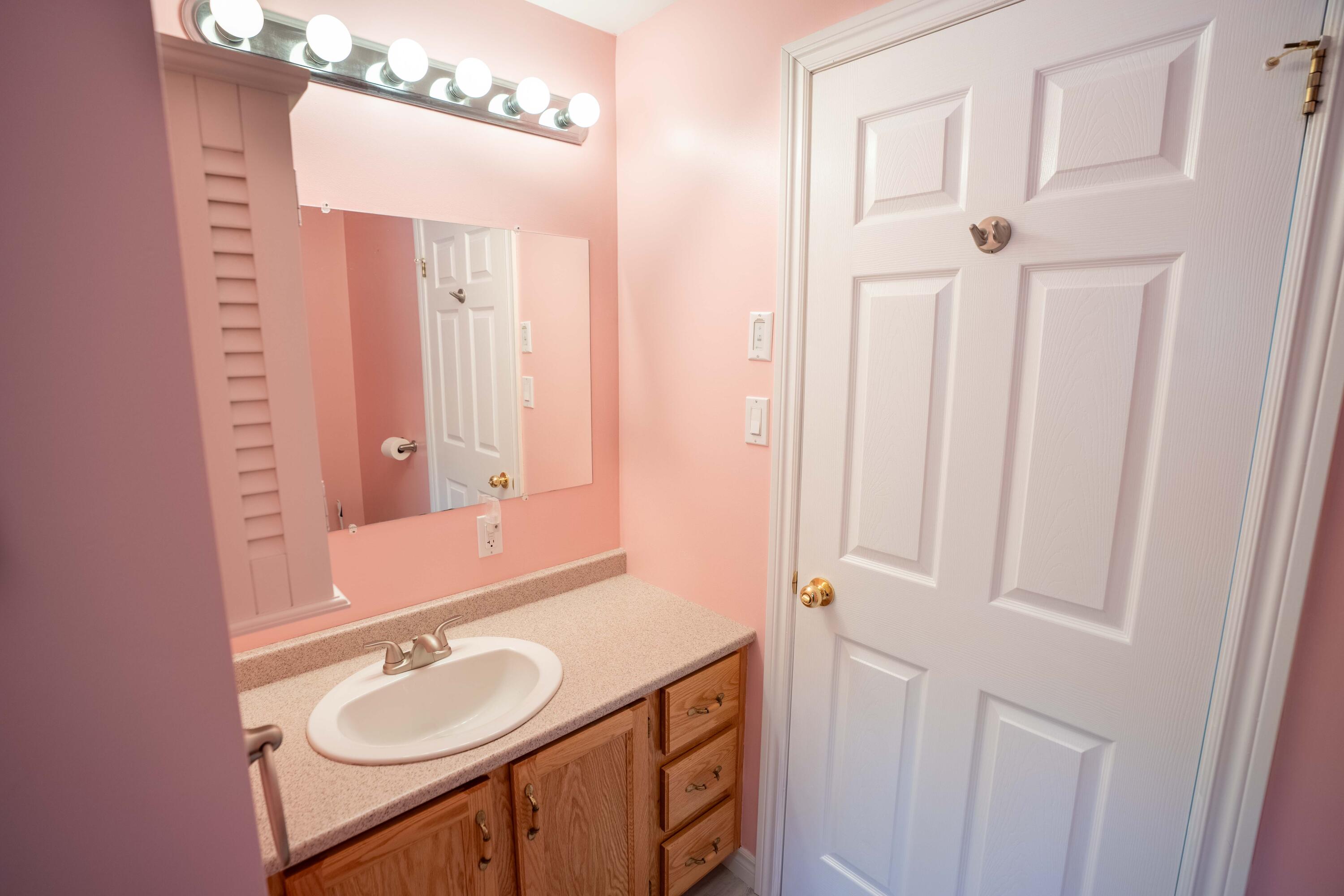 1590 River Road Property Photo 12