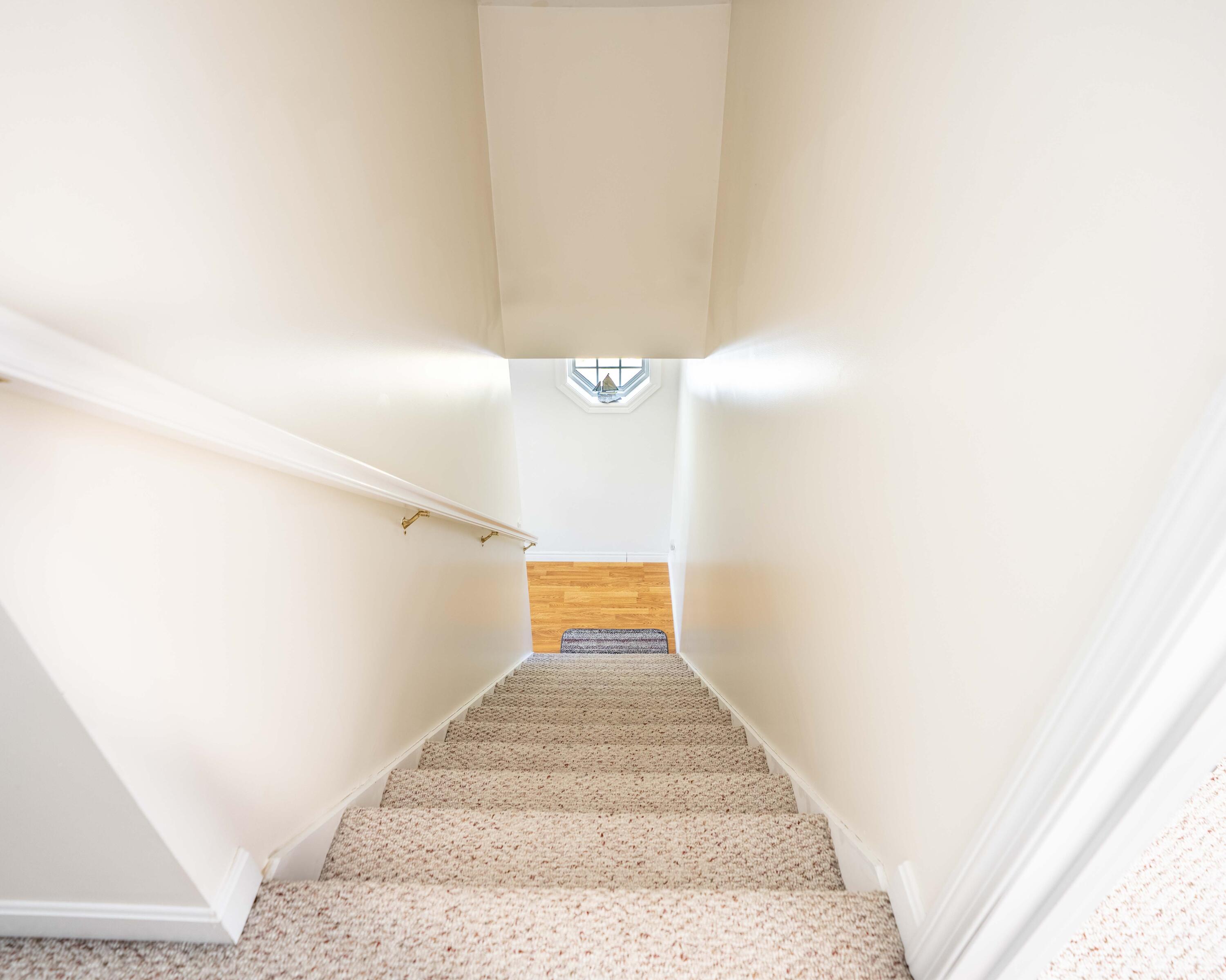 1590 River Road Property Photo 17