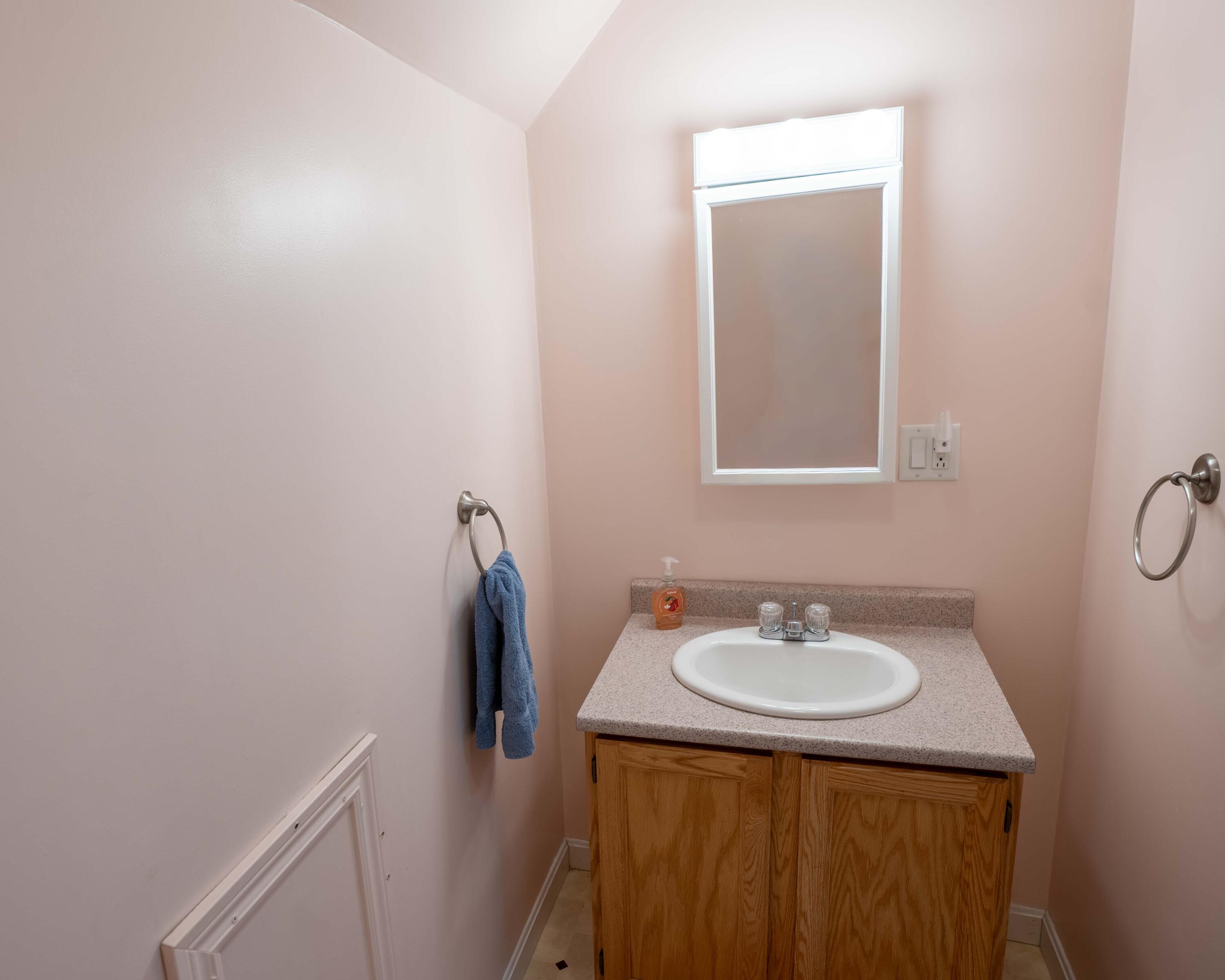 1590 River Road Property Photo 22