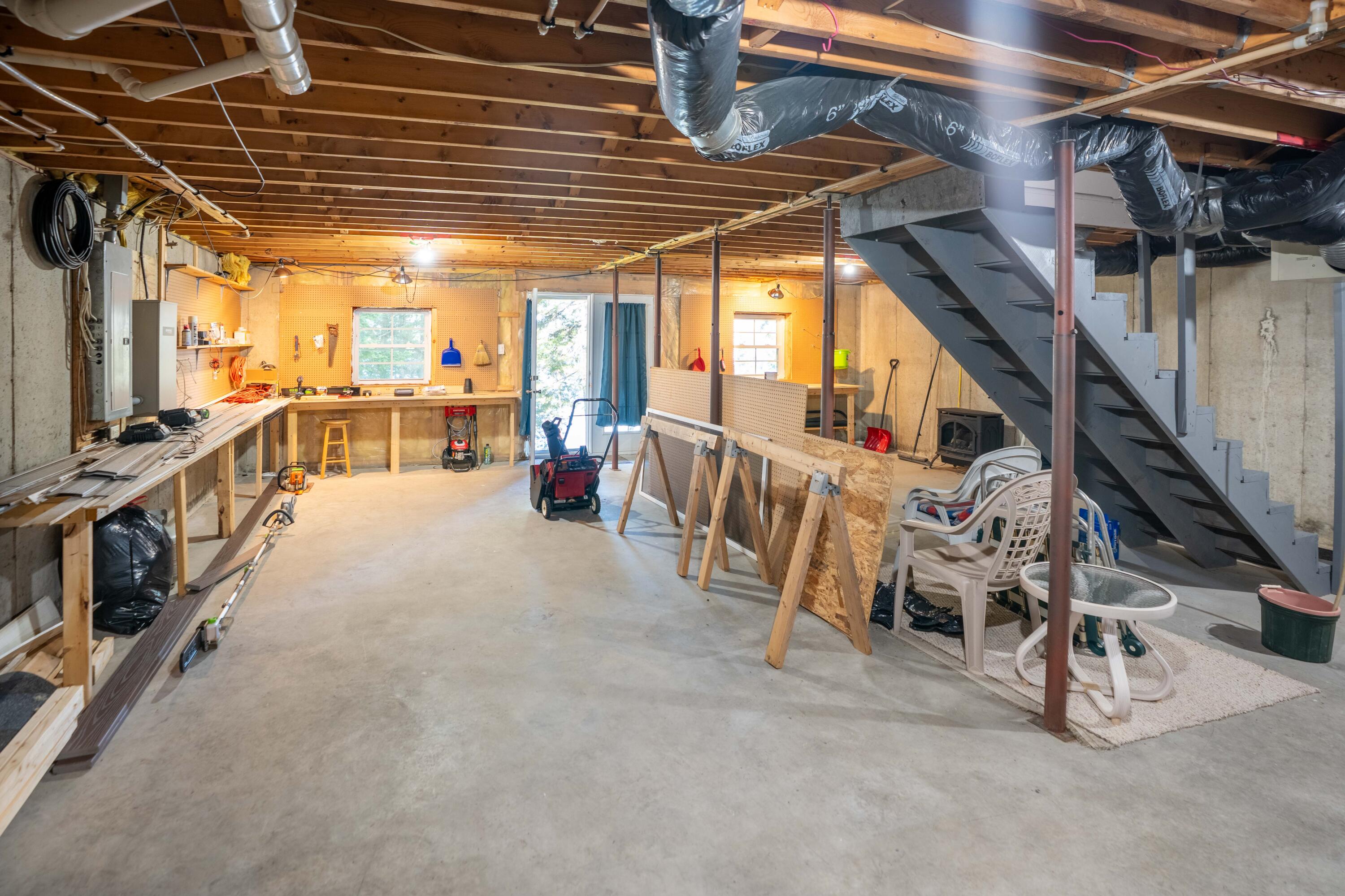 1590 River Road Property Photo 24