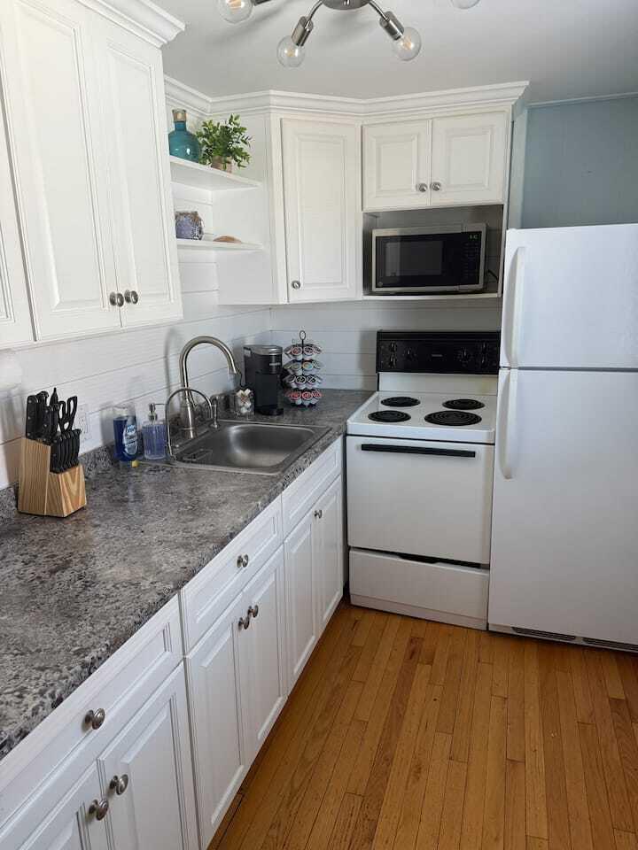 70 E Grand Avenue 114 Property Photo 6