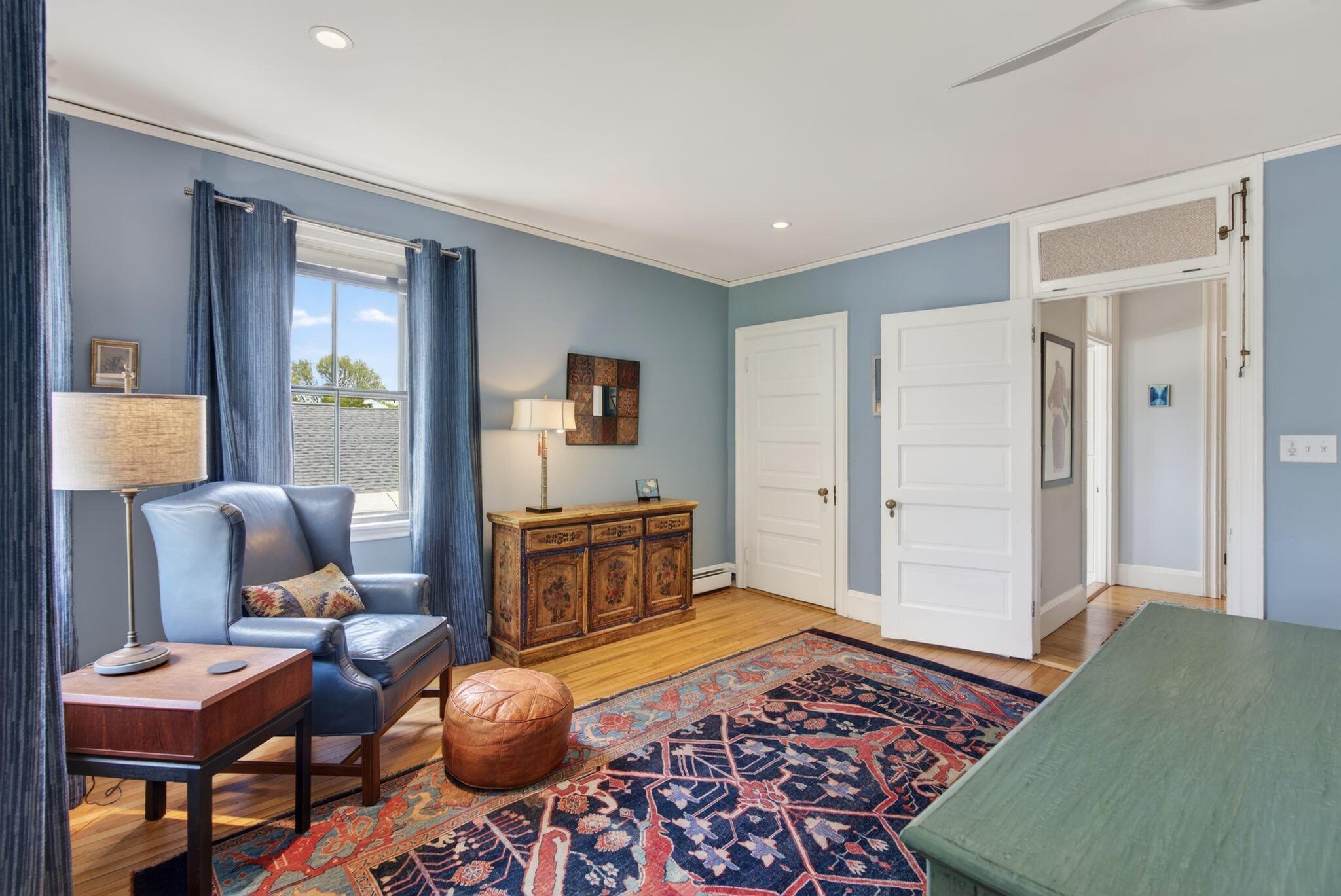 38 Neal Street Property Photo 28
