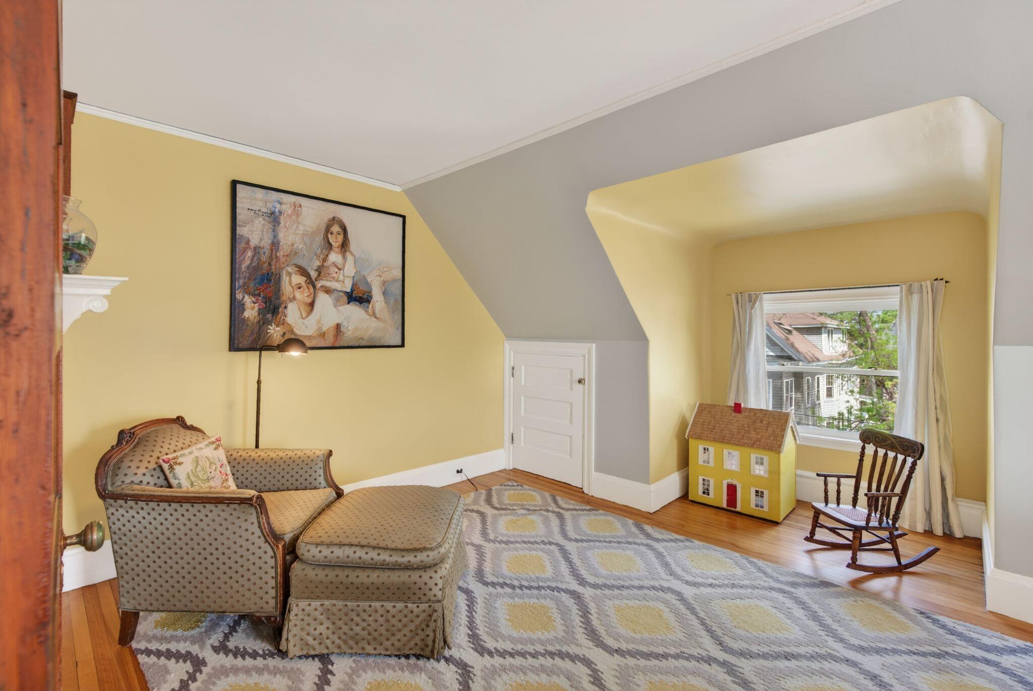 38 Neal Street Property Photo 35