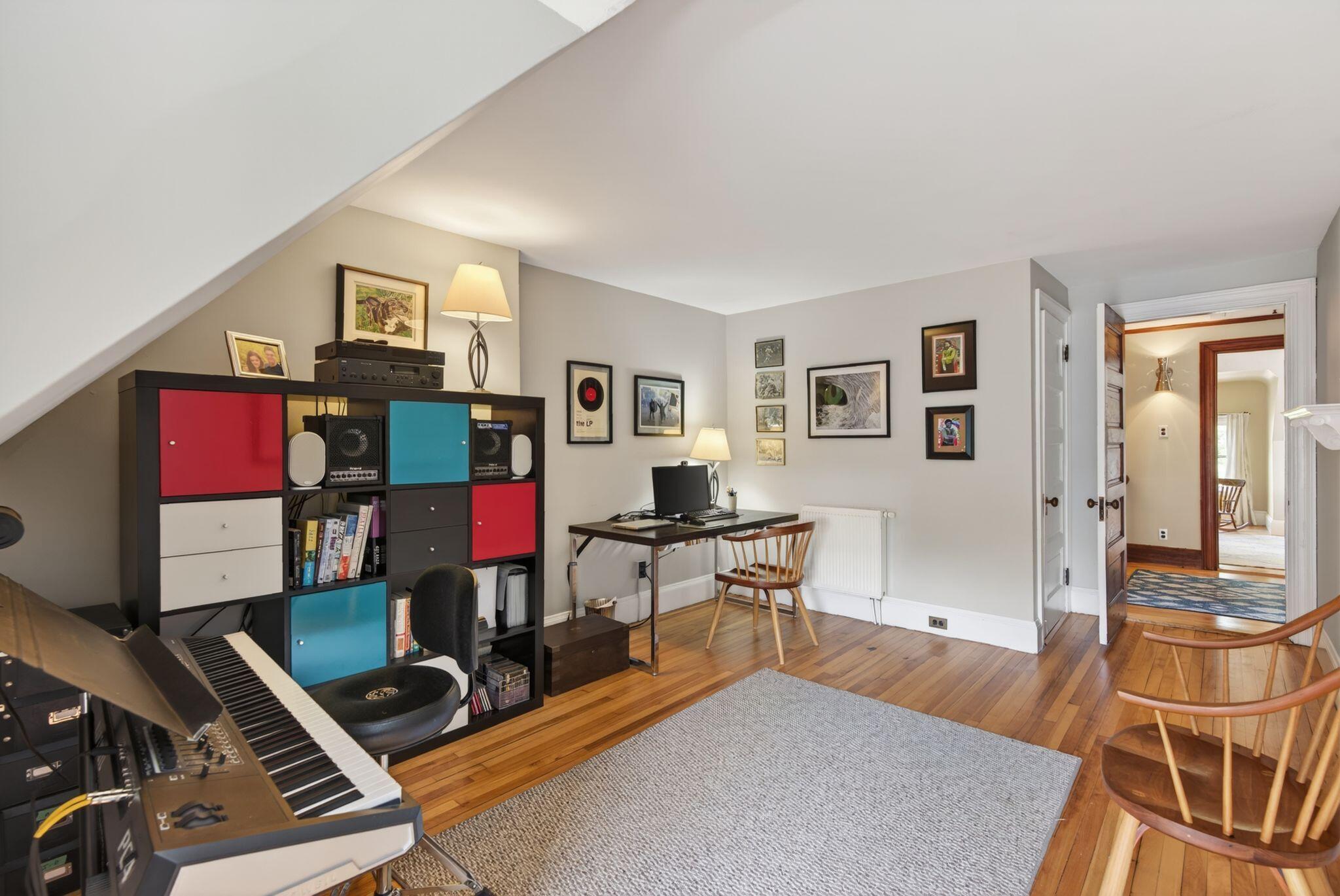 38 Neal Street Property Photo 39