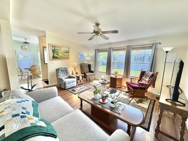 8 Windsor Drive Property Photo 2