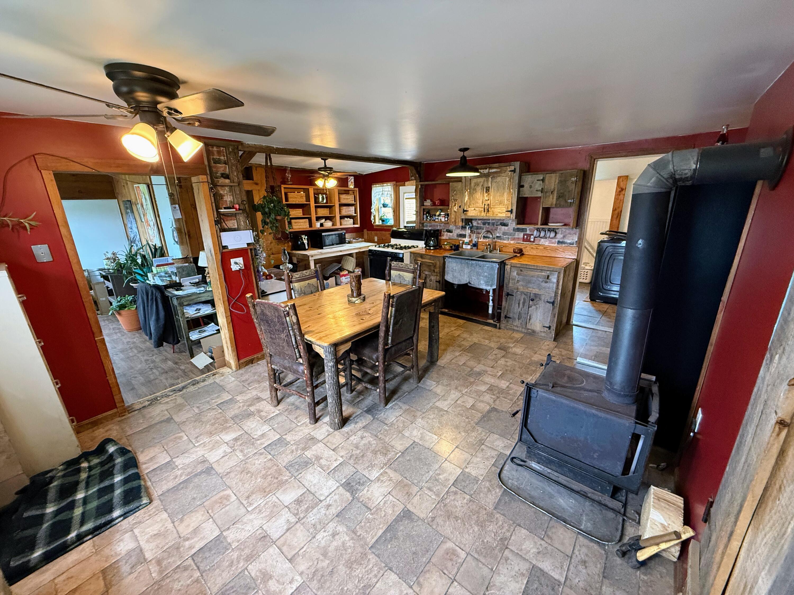 1118 Exeter Road Property Photo 3