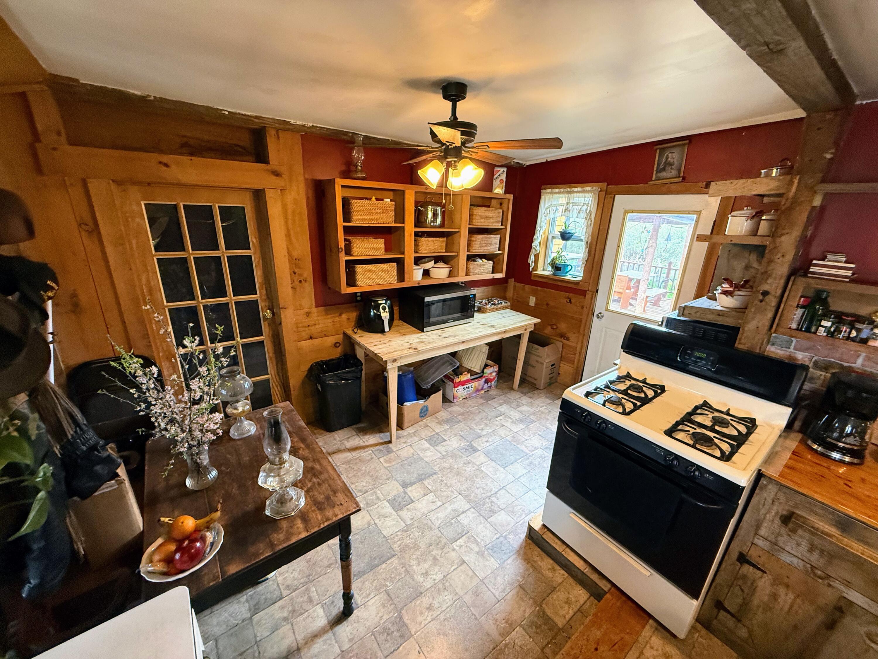 1118 Exeter Road Property Photo 6