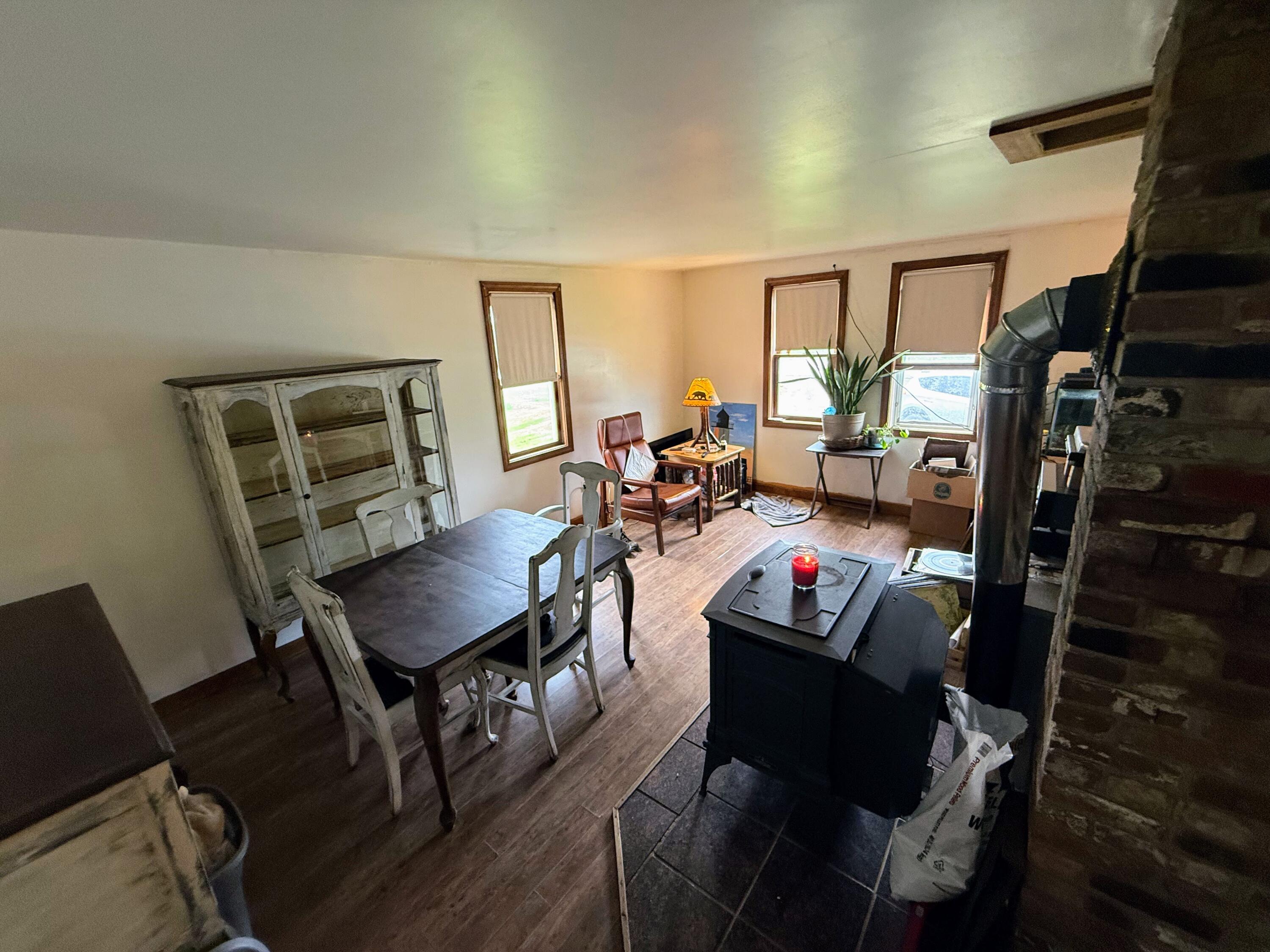 1118 Exeter Road Property Photo 9