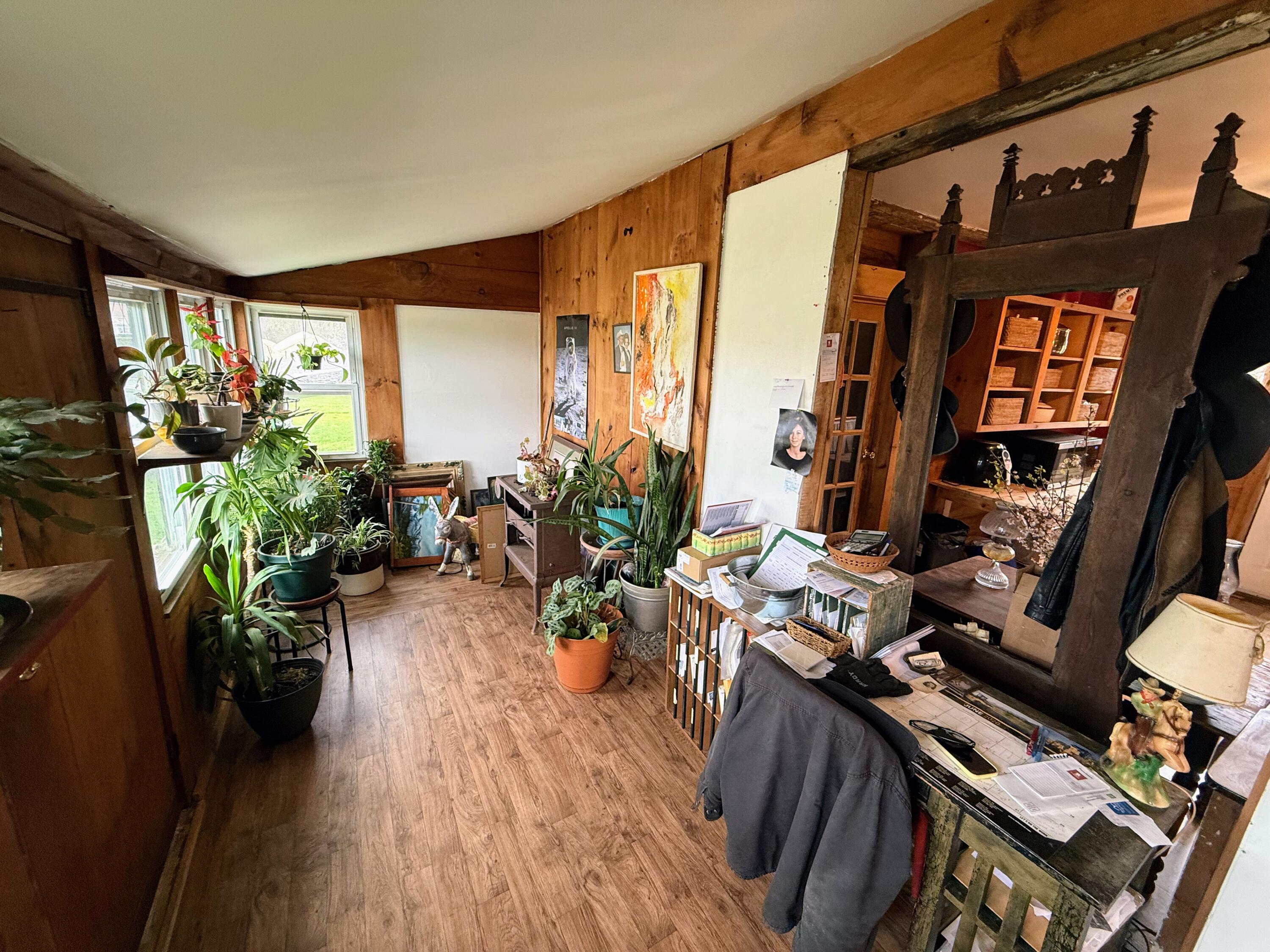 1118 Exeter Road Property Photo 10