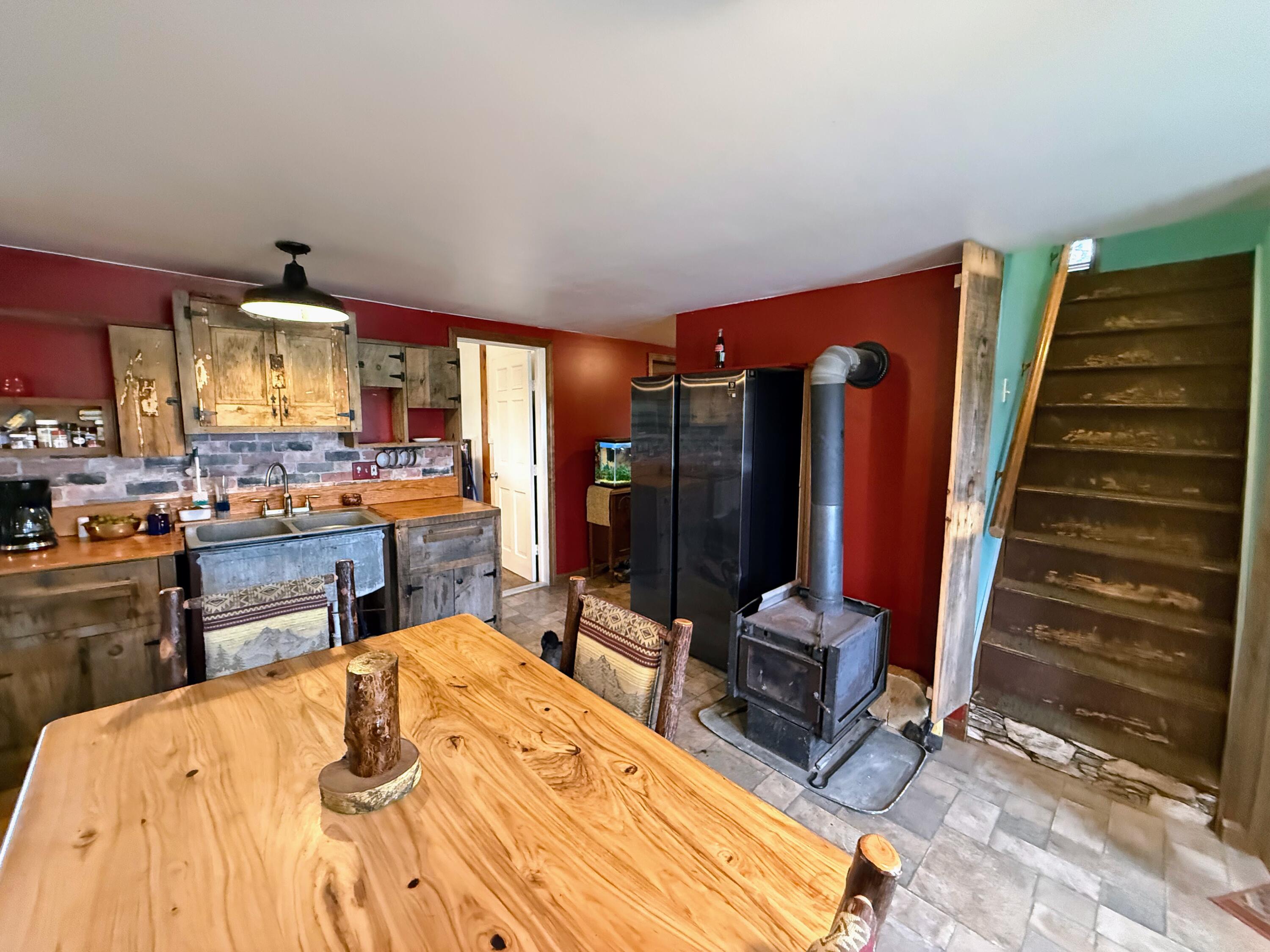 1118 Exeter Road Property Photo 16