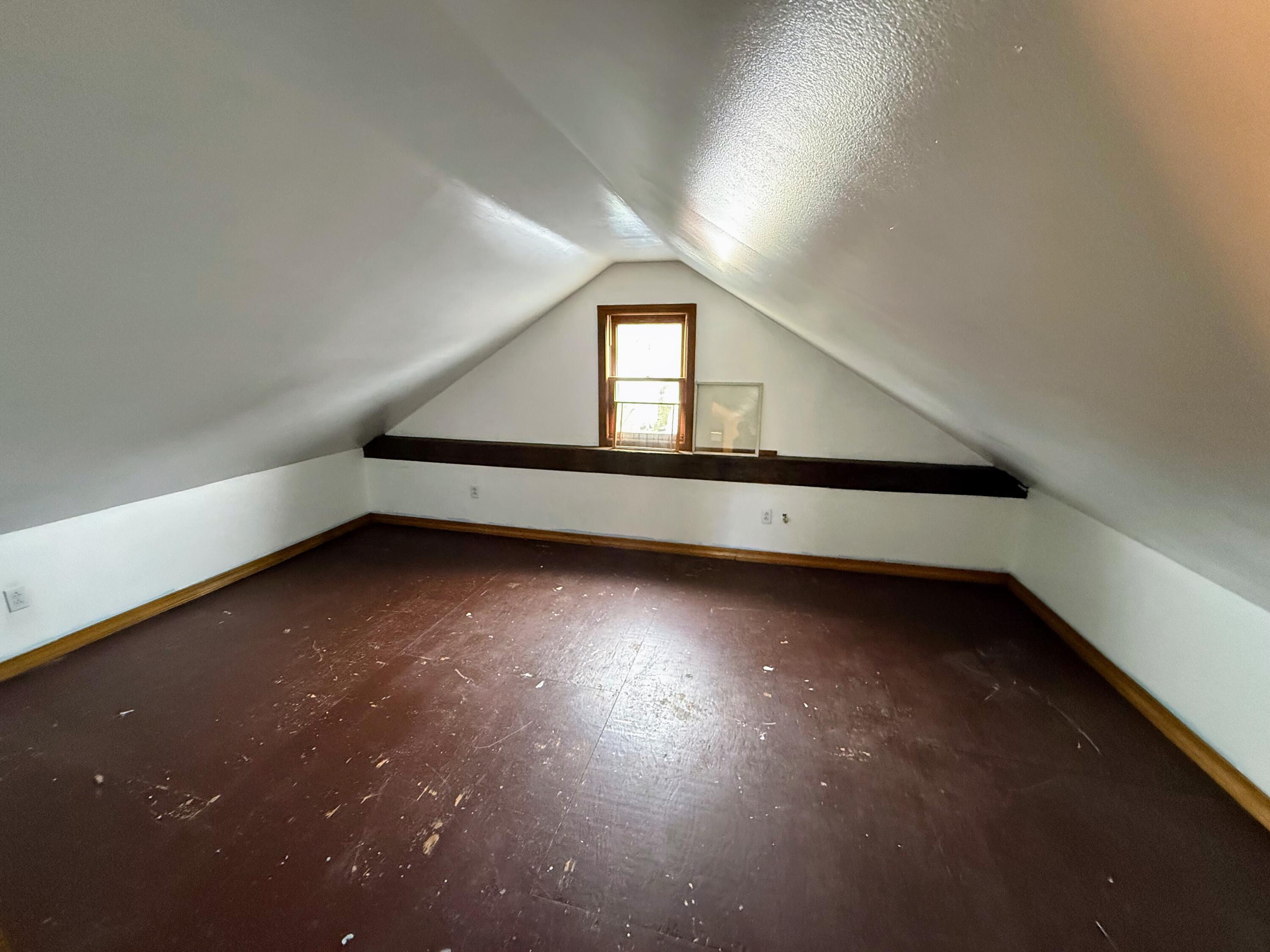 1118 Exeter Road Property Photo 18