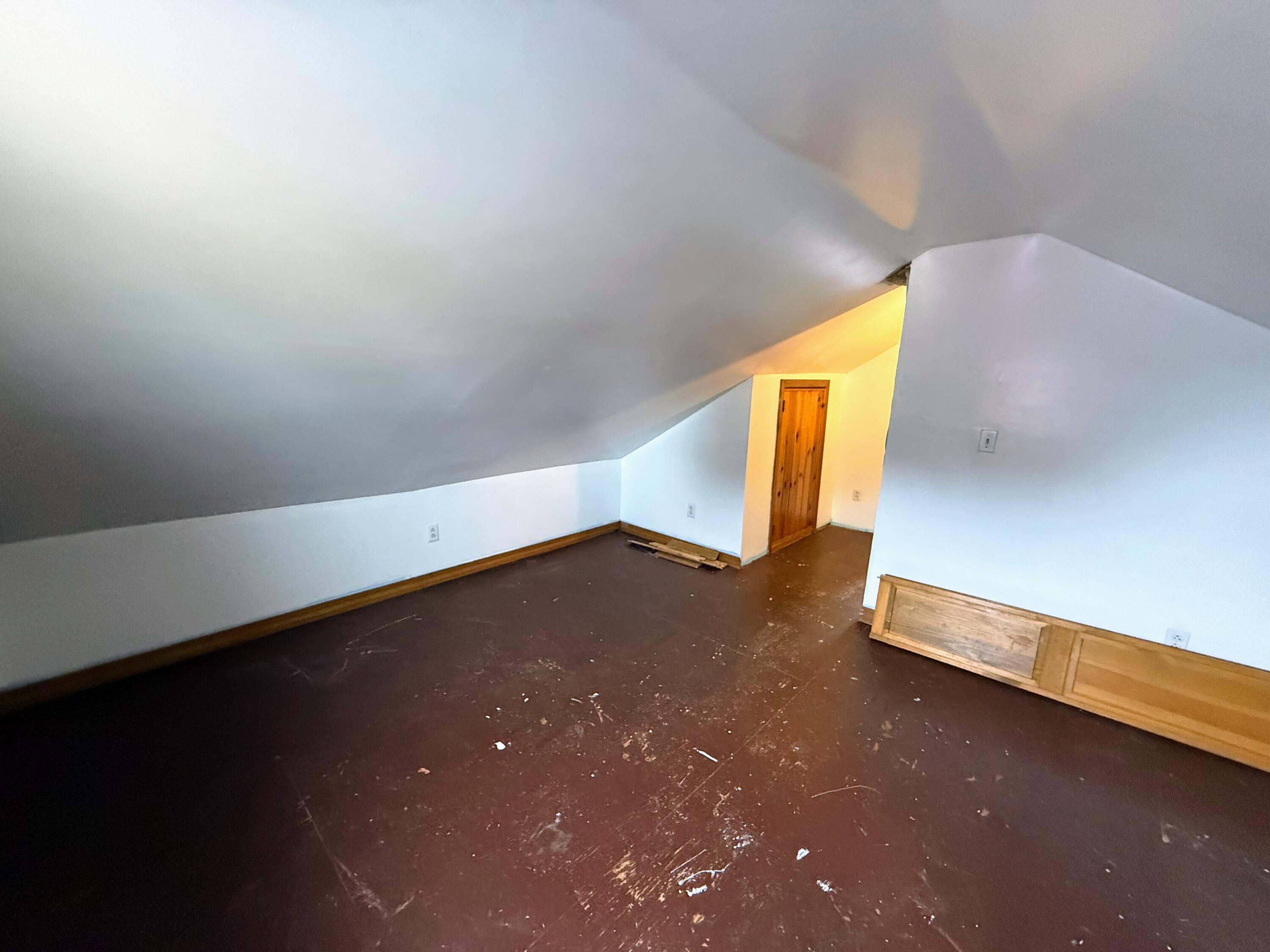1118 Exeter Road Property Photo 19