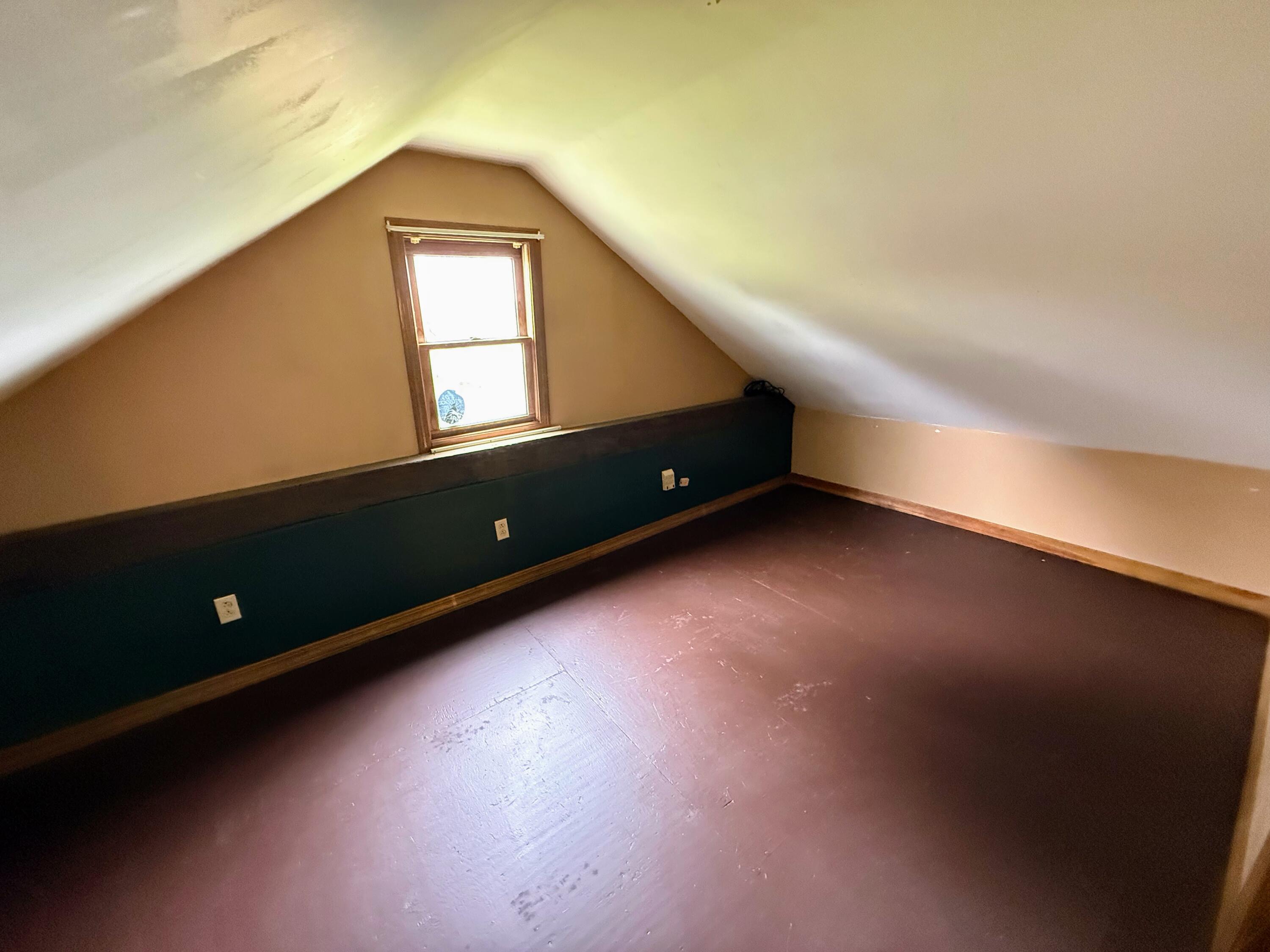 1118 Exeter Road Property Photo 20