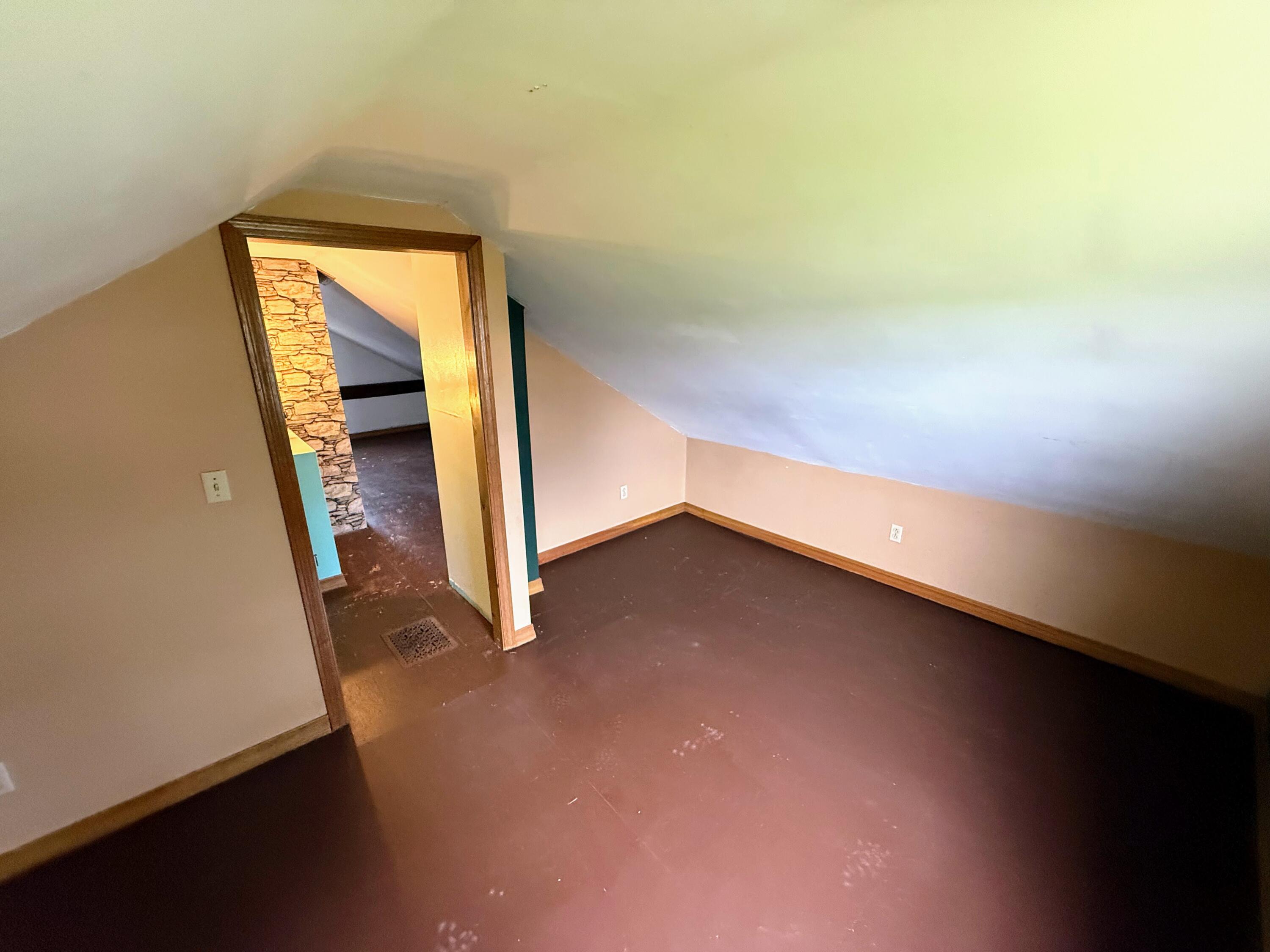 1118 Exeter Road Property Photo 21