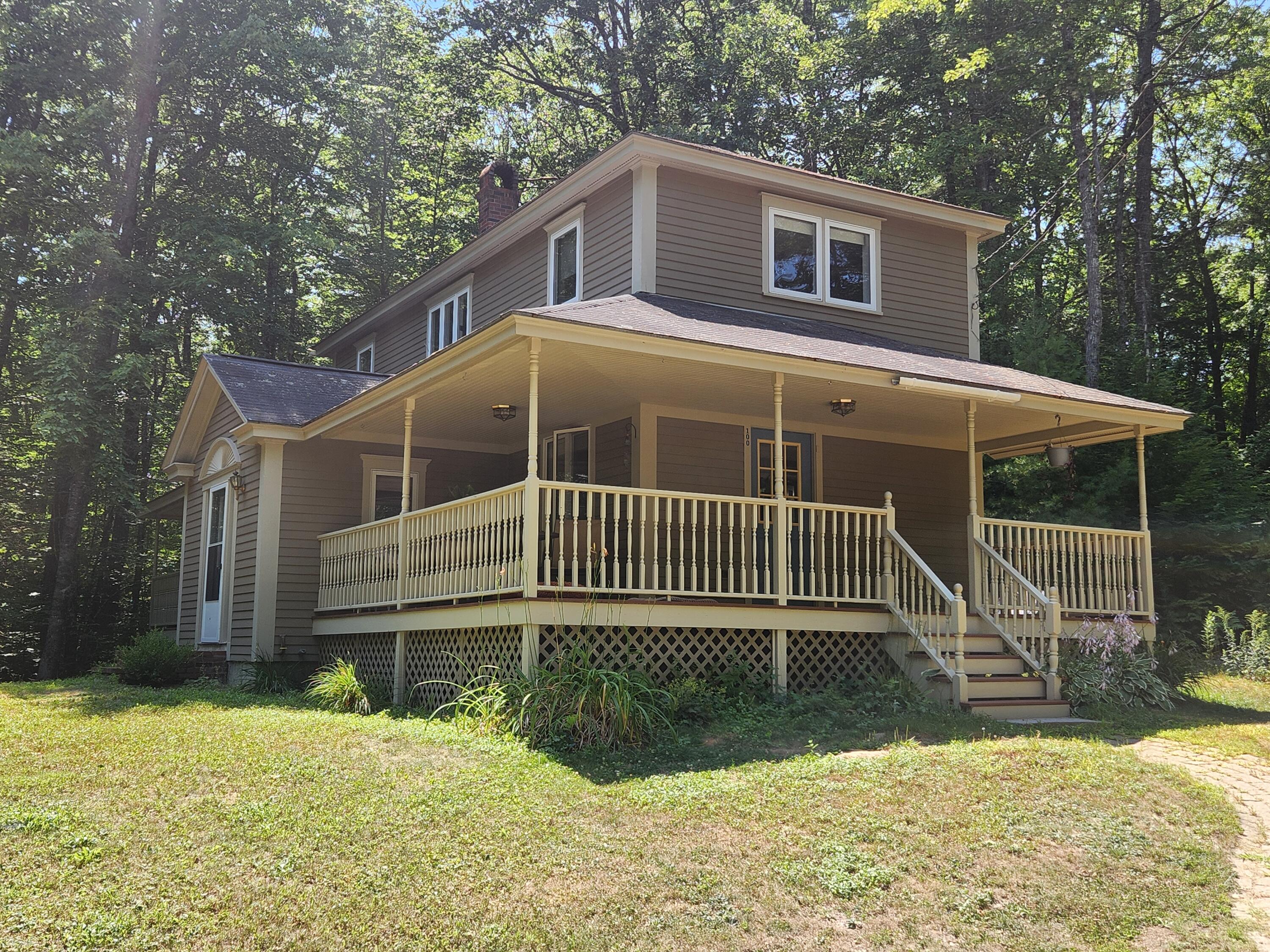 100 Colonial Circle Property Photo 2