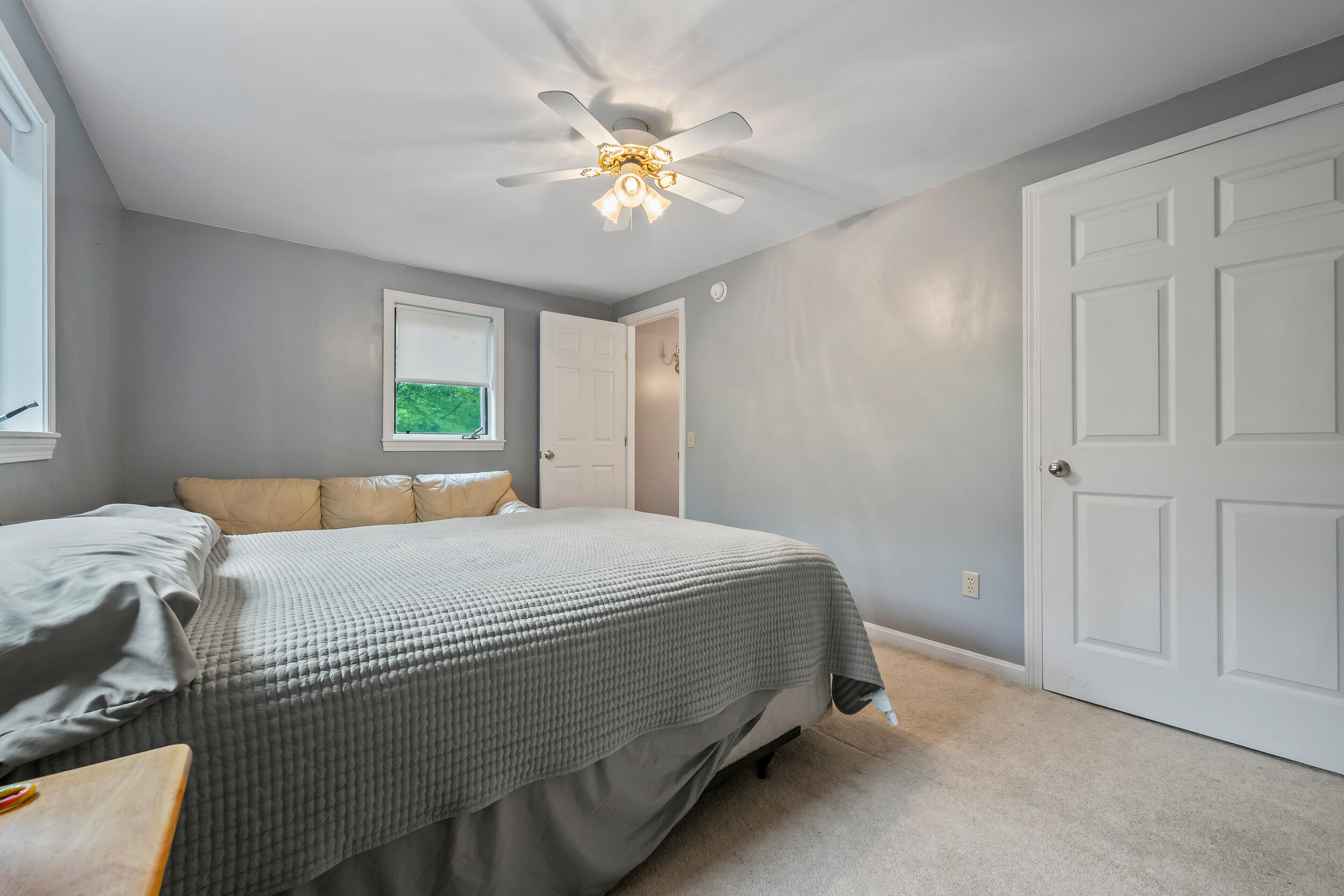 100 Colonial Circle Property Photo 16
