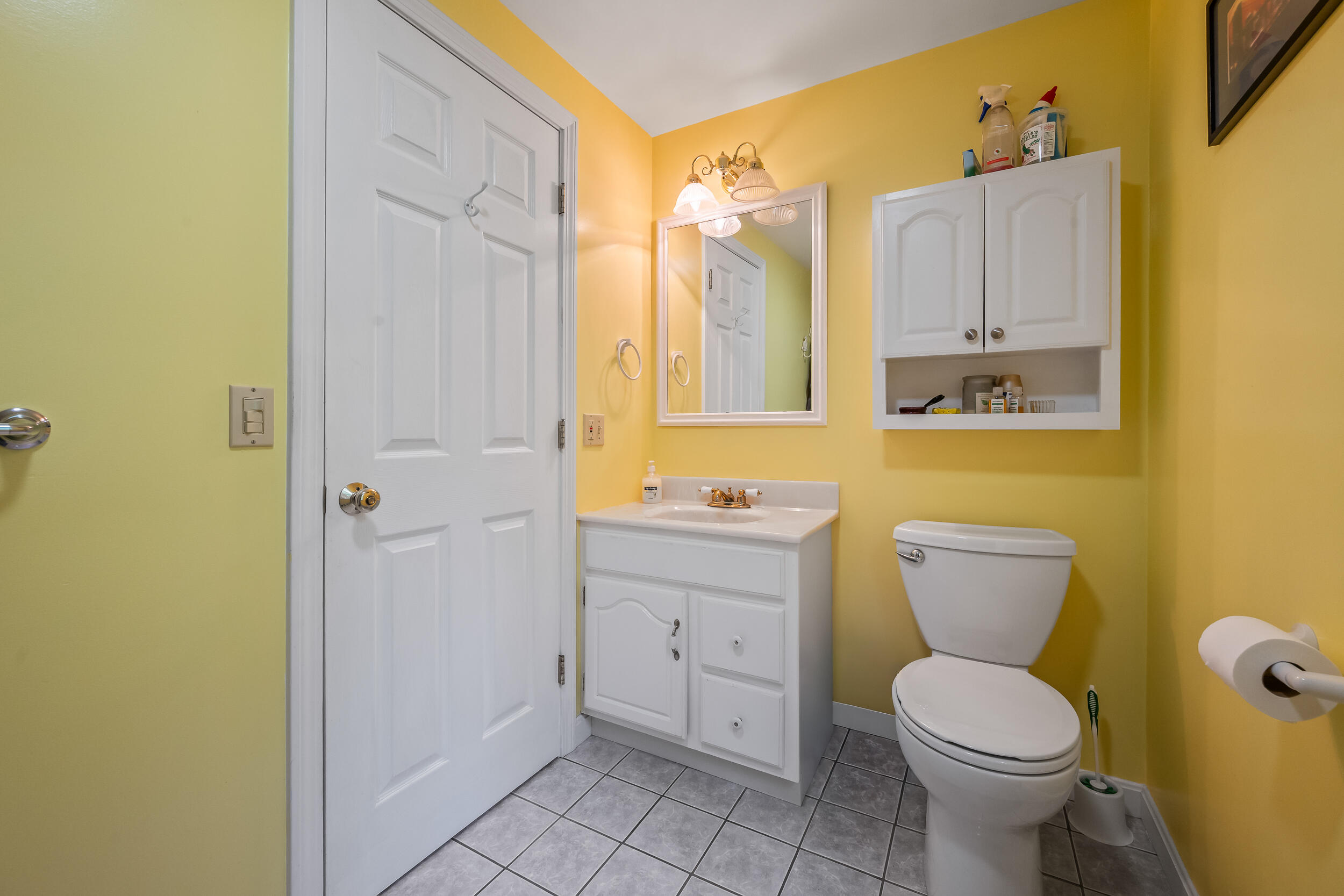 100 Colonial Circle Property Photo 21
