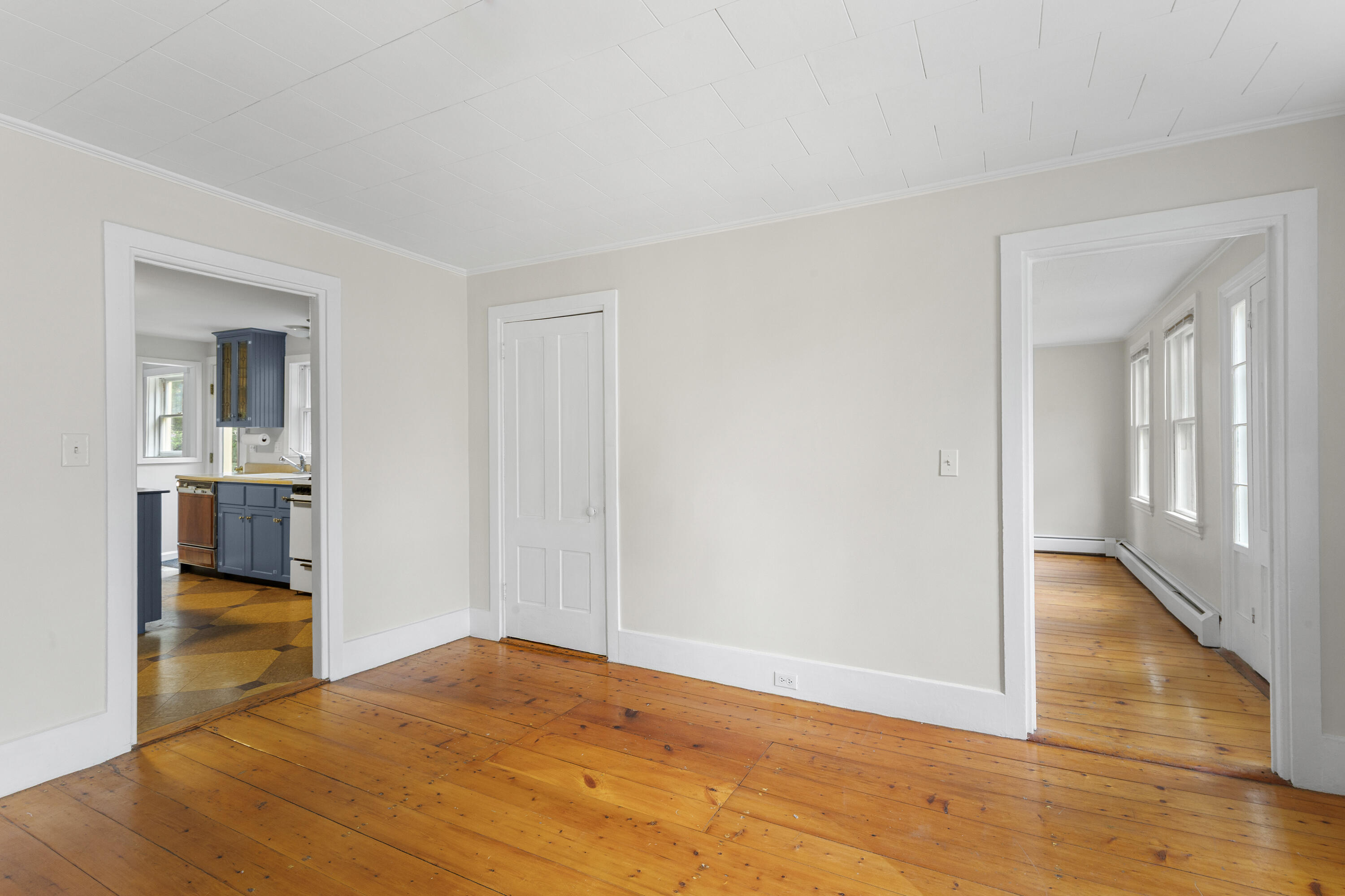 646 West Street Property Photo 11