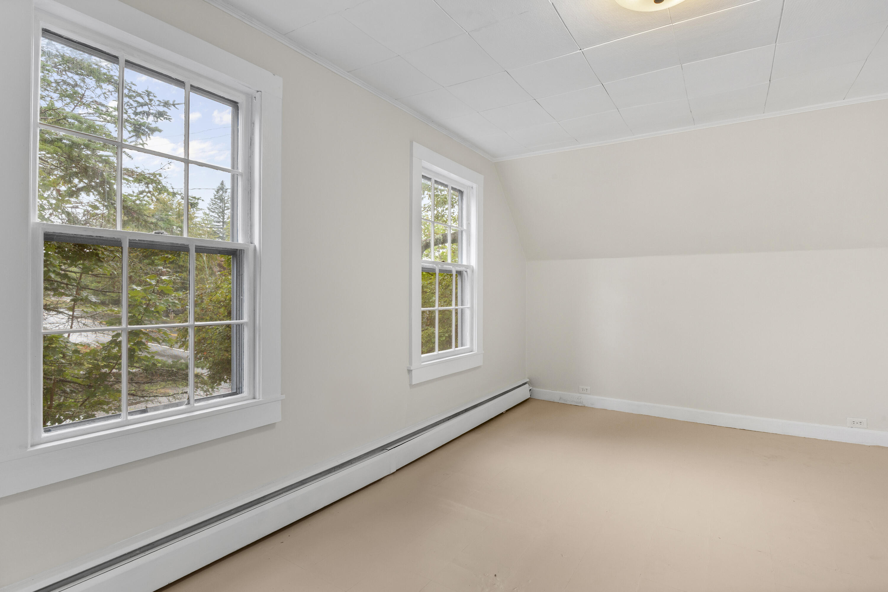 646 West Street Property Photo 20