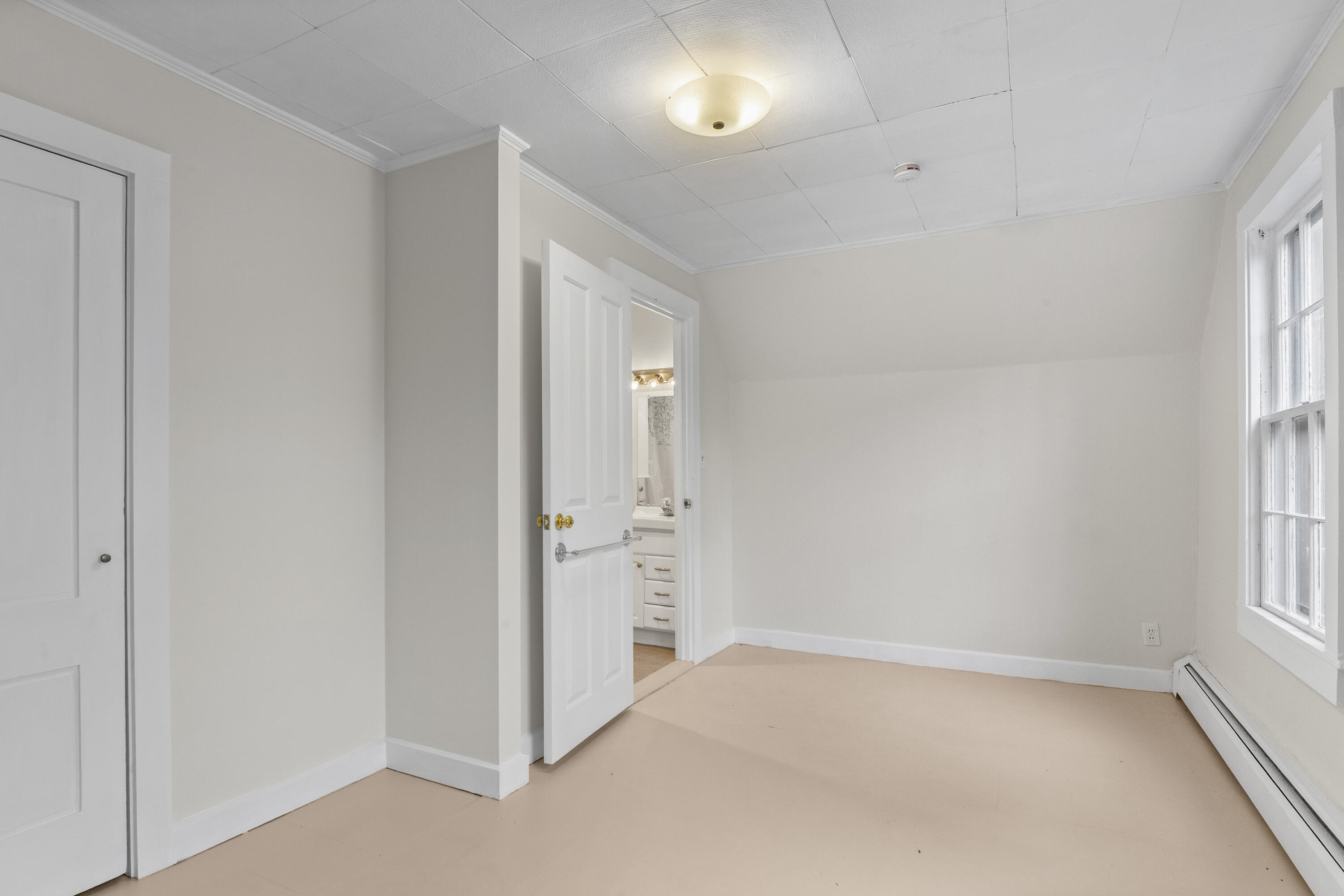 646 West Street Property Photo 21