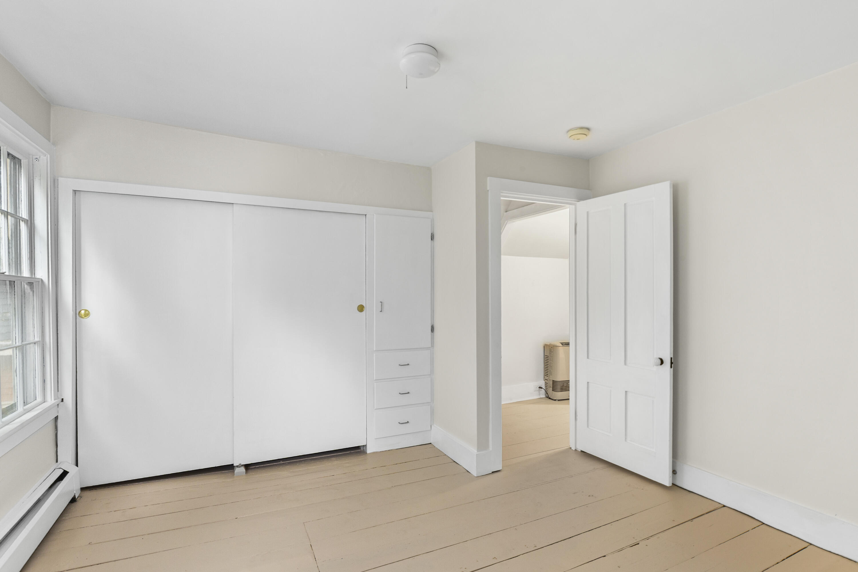 646 West Street Property Photo 28