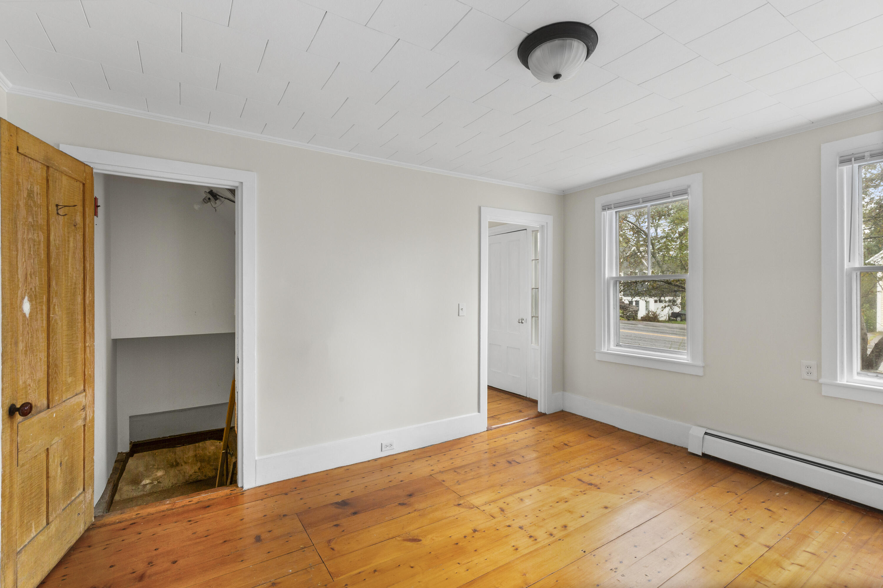 646 West Street Property Photo 30