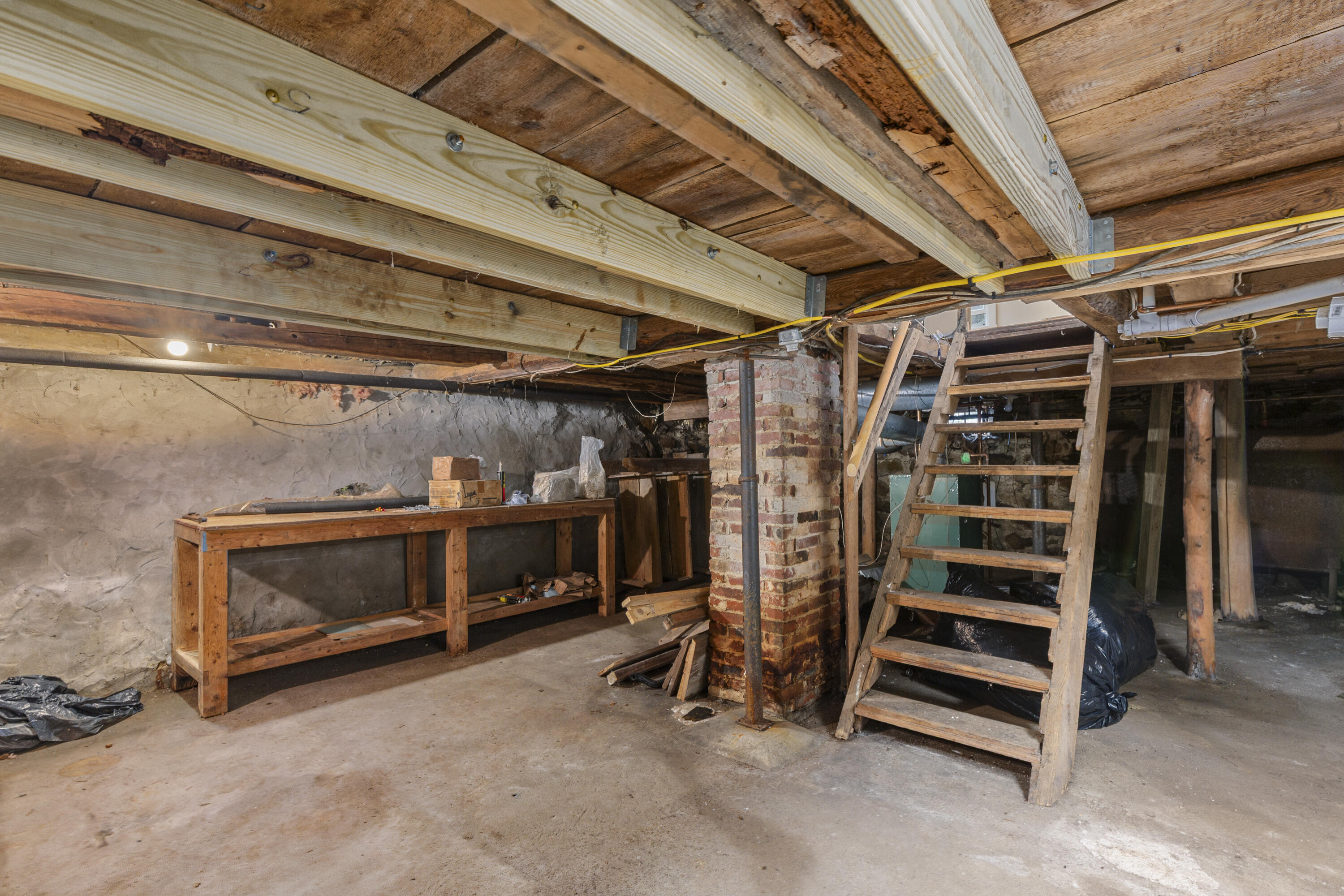 646 West Street Property Photo 37