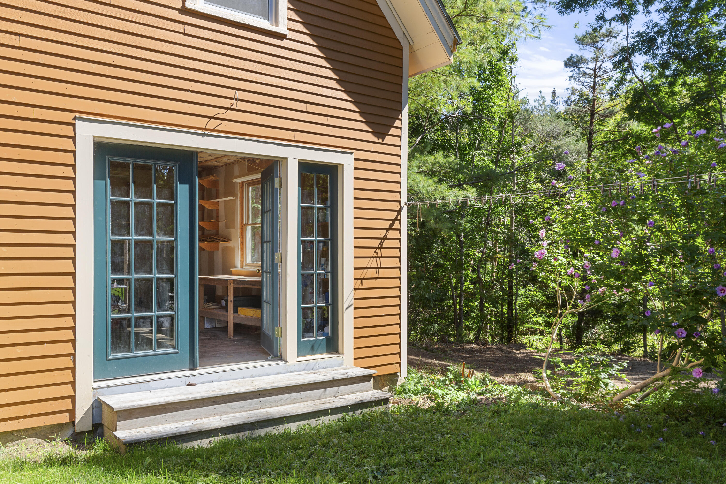 646 West Street Property Photo 40