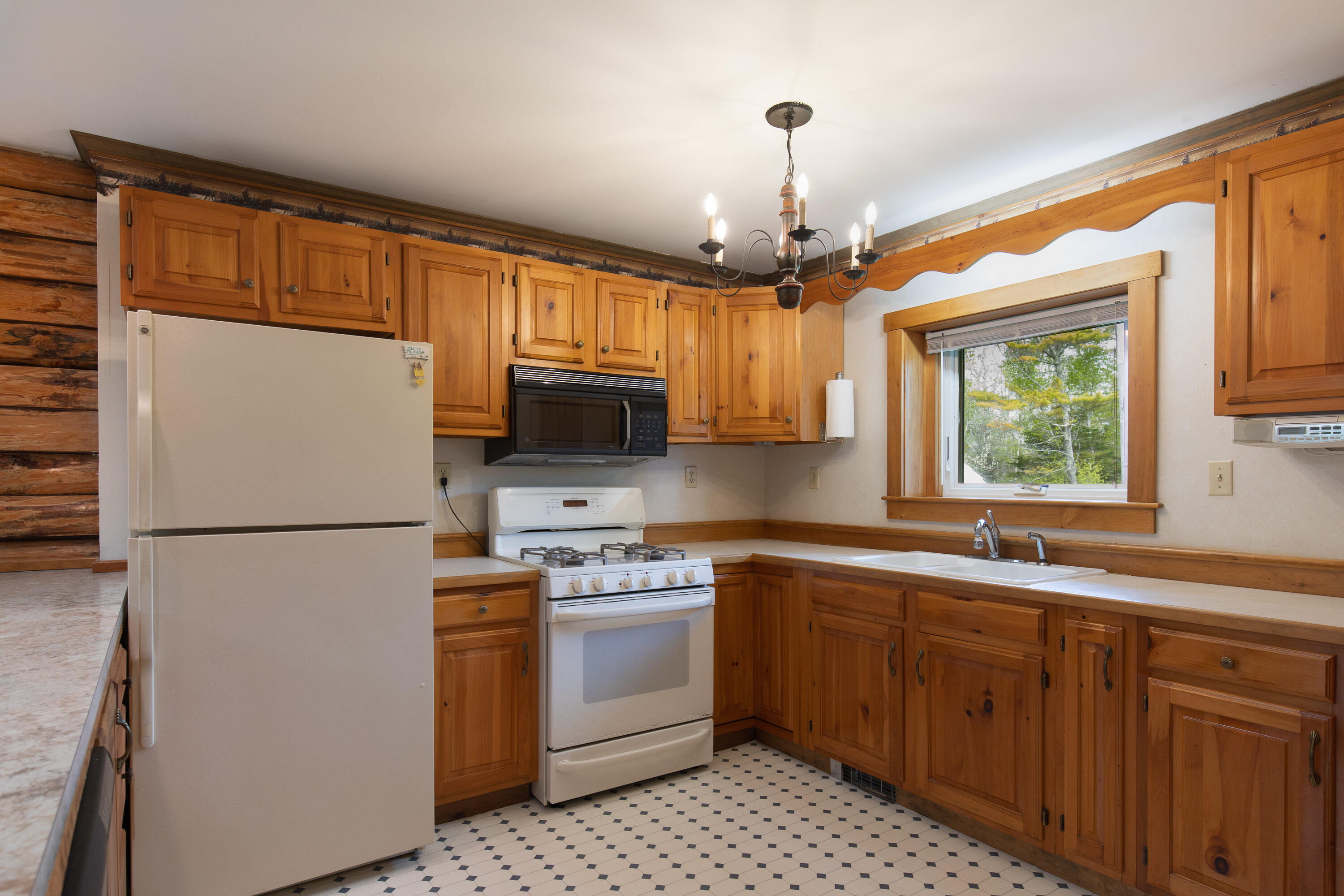 23 Massasoit Drive Property Photo 9