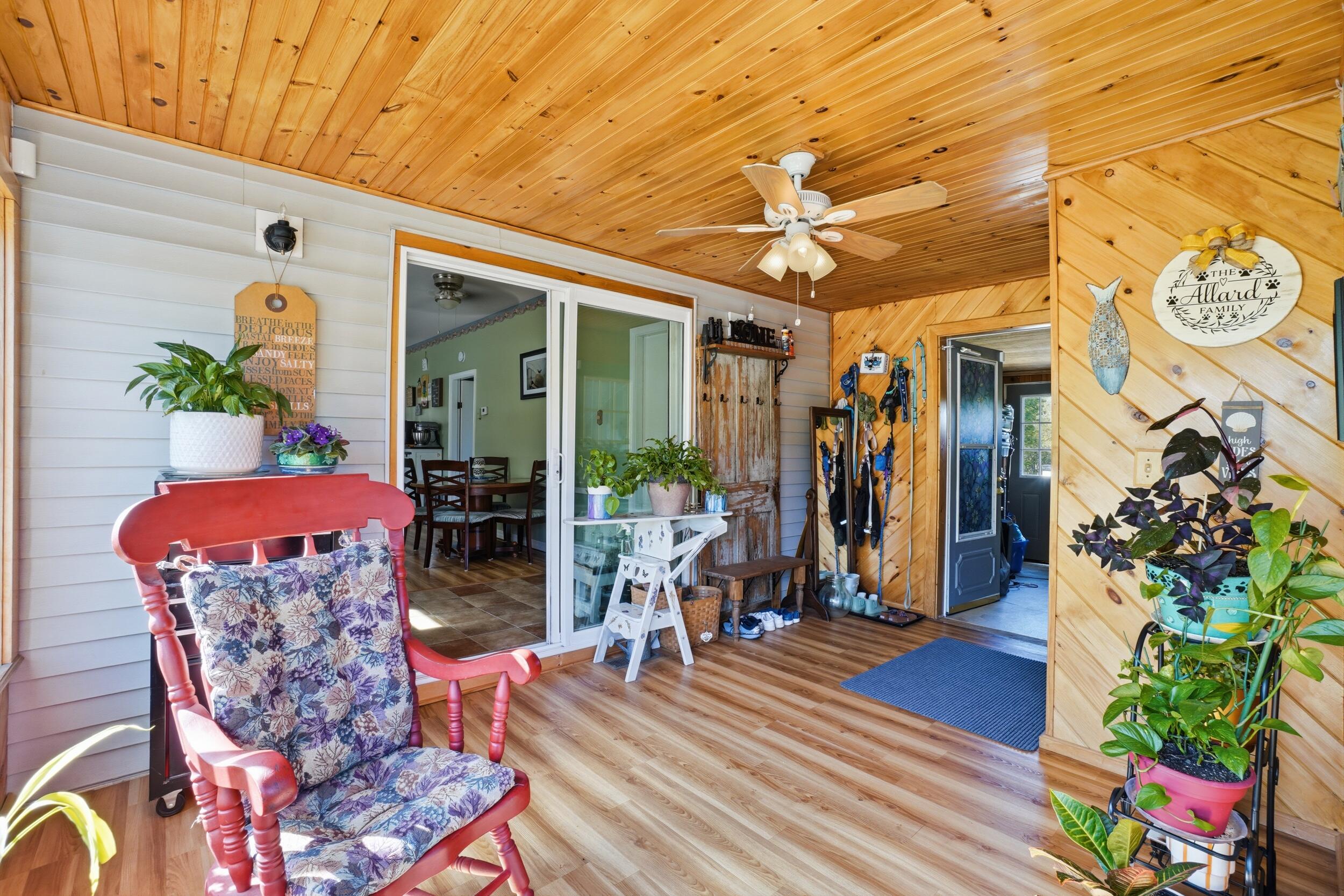 2657 Union Street Property Photo 4