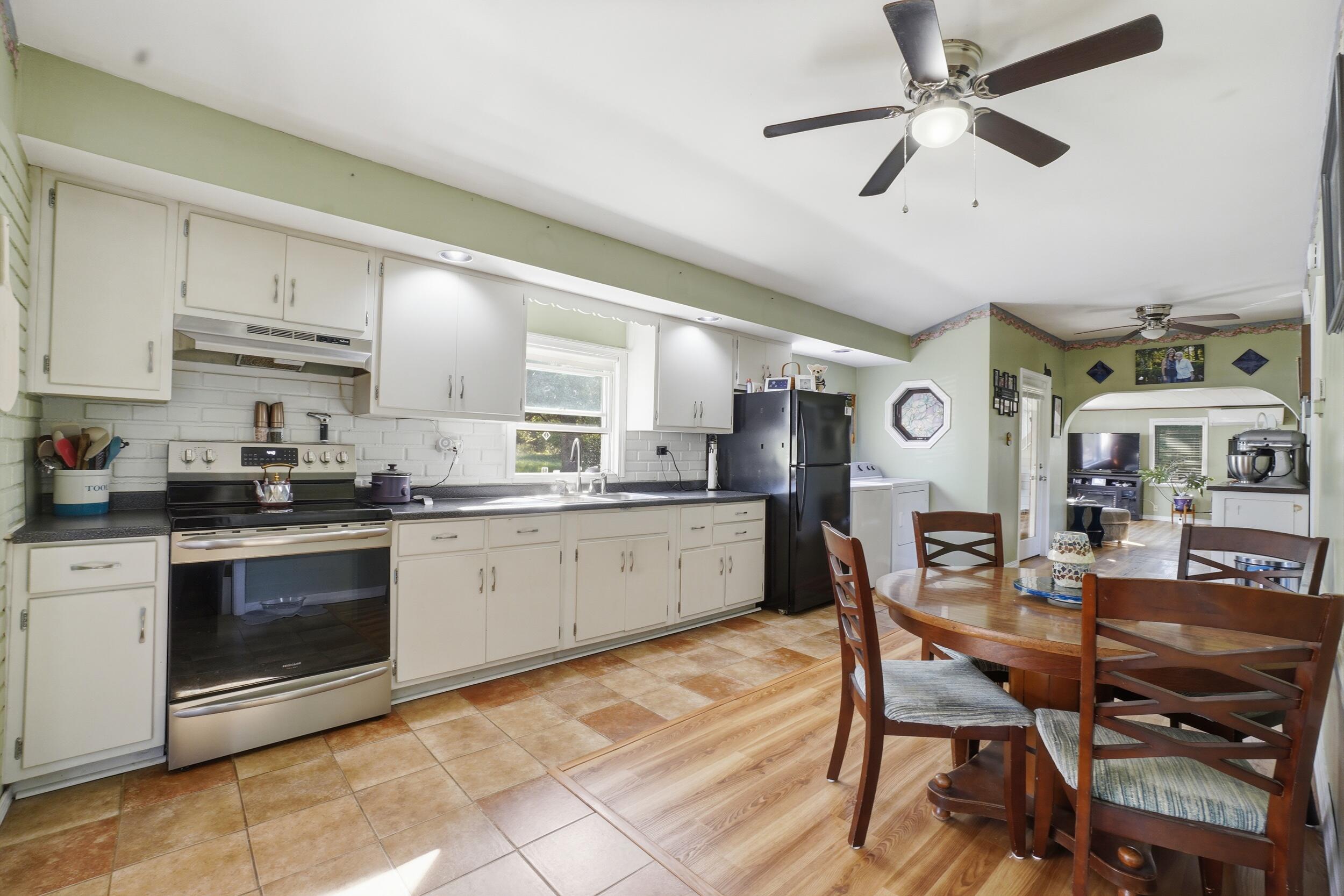 2657 Union Street Property Photo 5