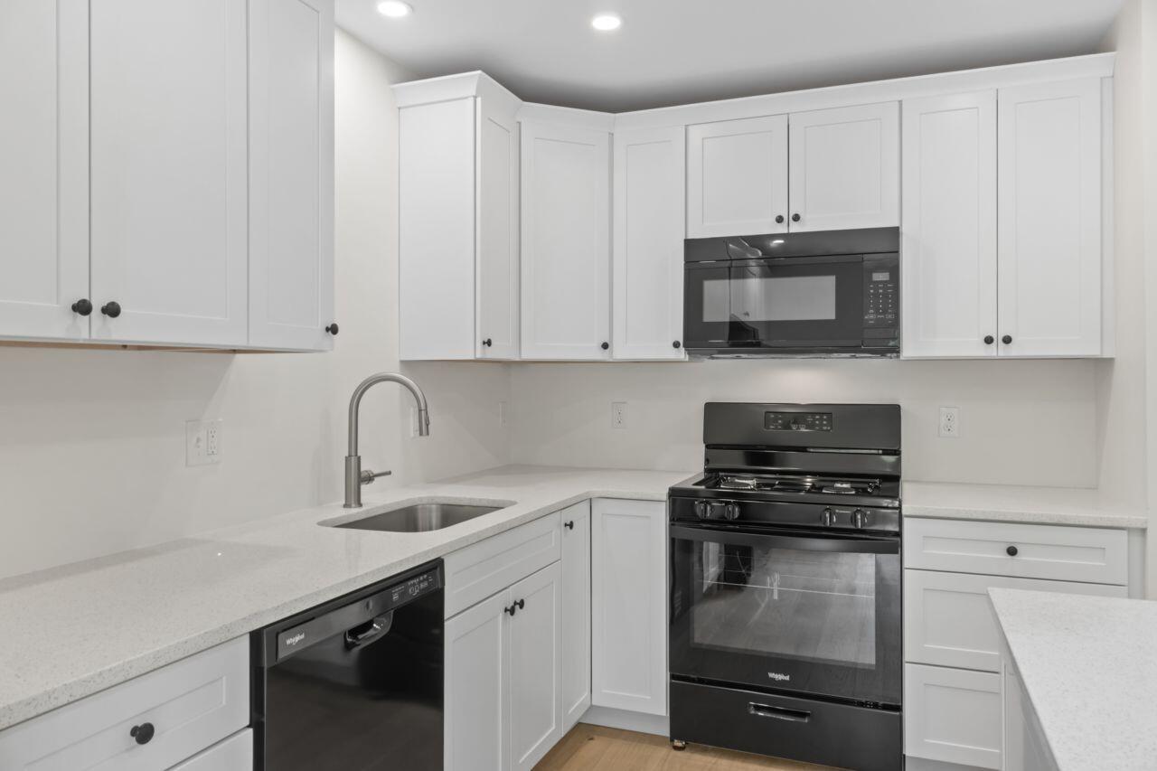 24 Granite Hill Drive Property Photo 13