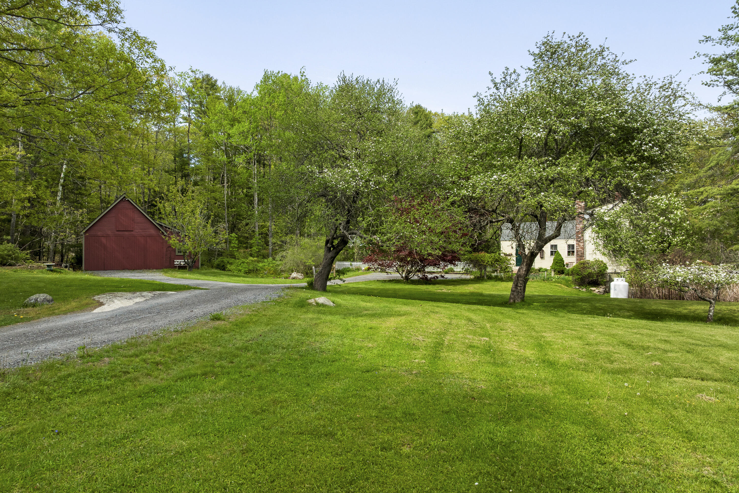 367 East Side Road Property Photo 4