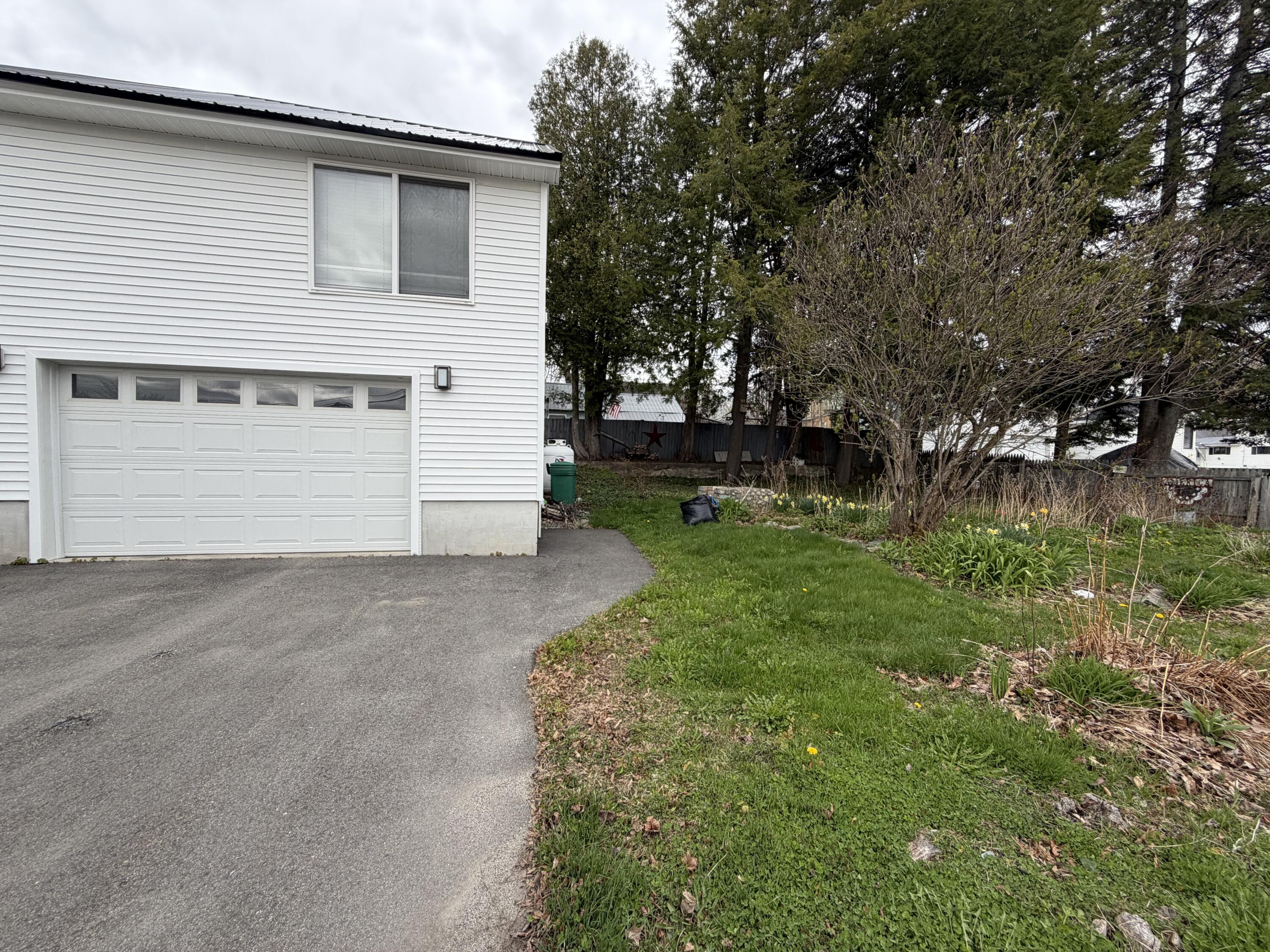 5 Spruce Street Property Photo 10