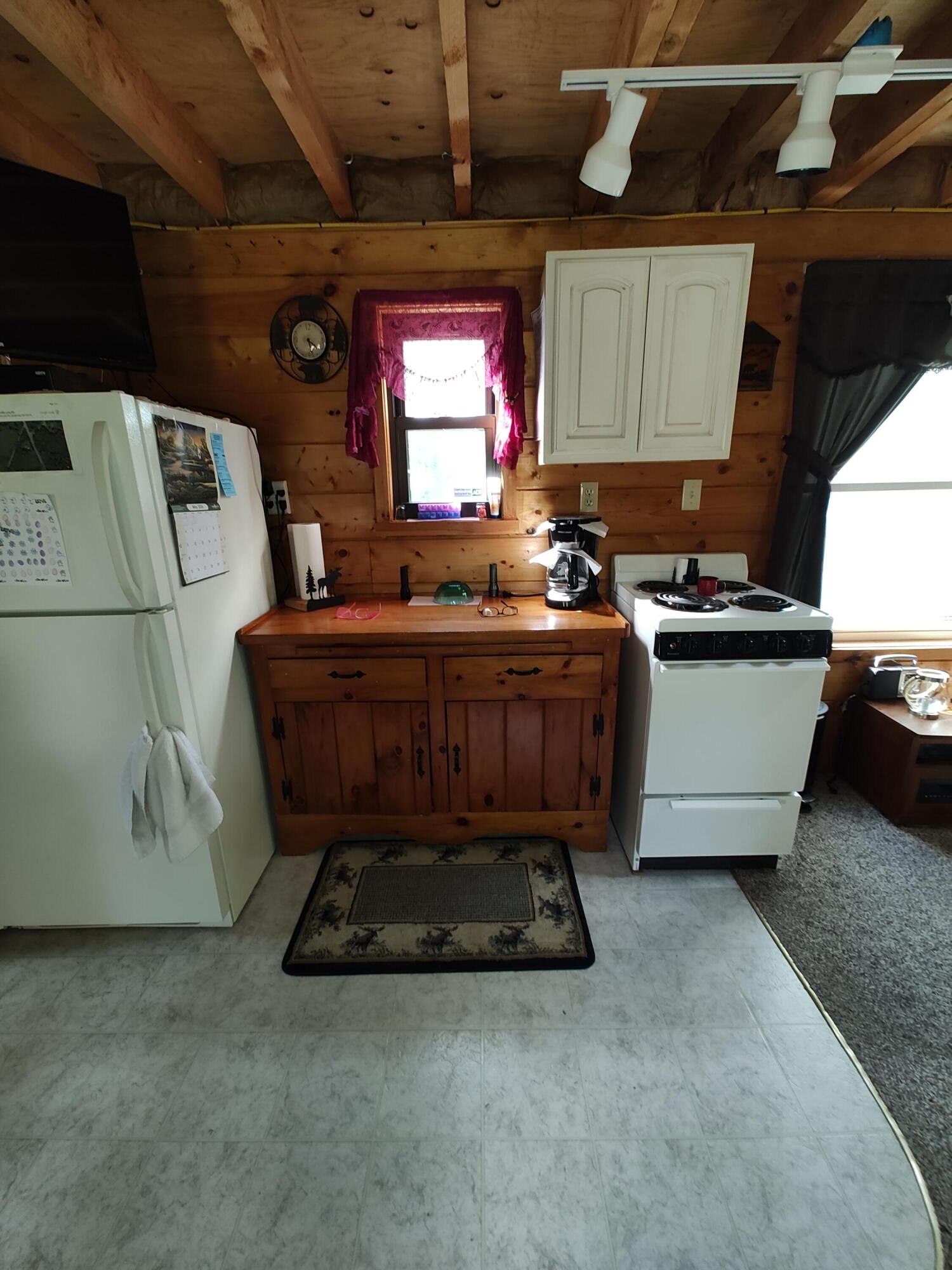 468 Sangerville Line Road Property Photo 11