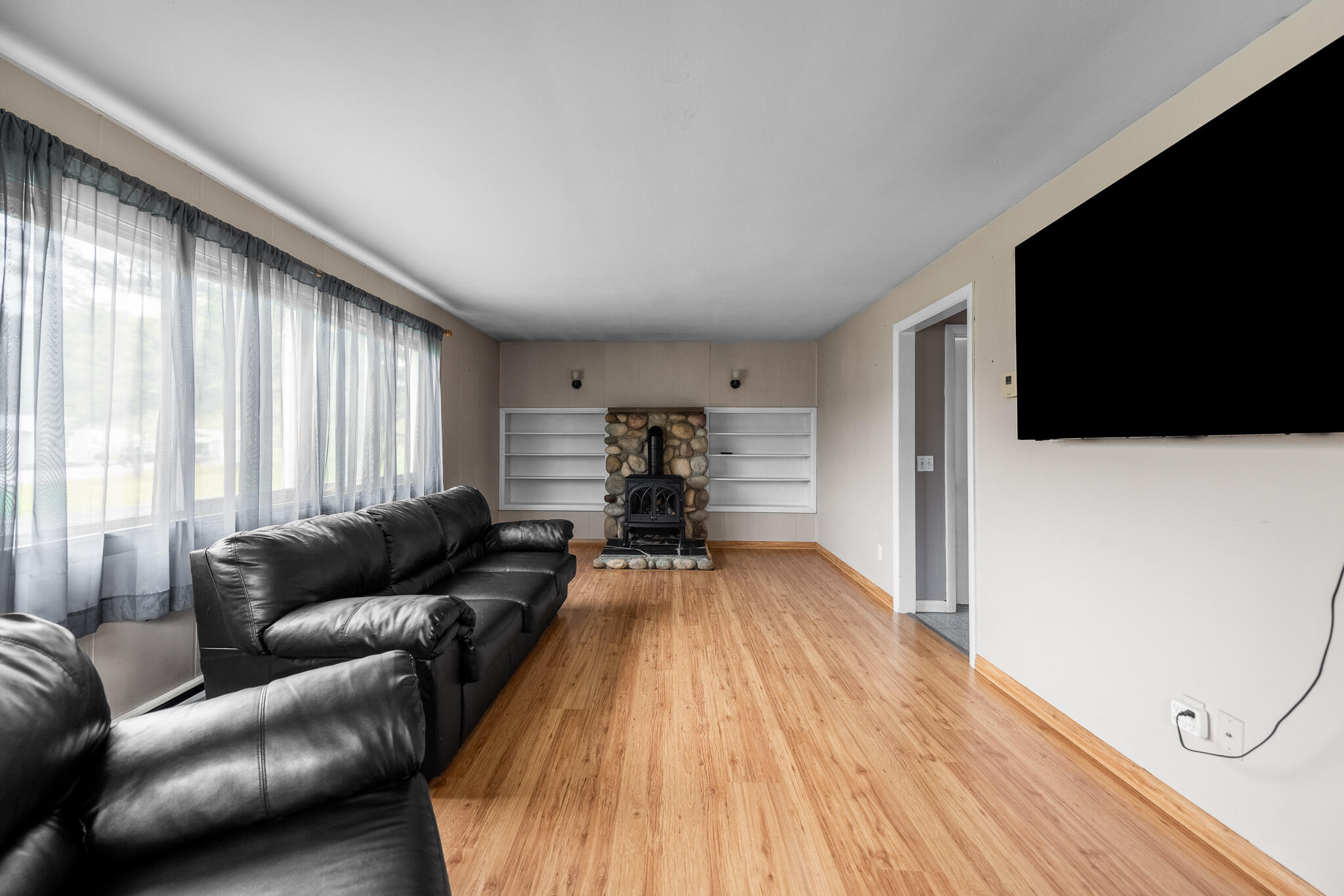 300 Coldbrook Road Property Photo 9