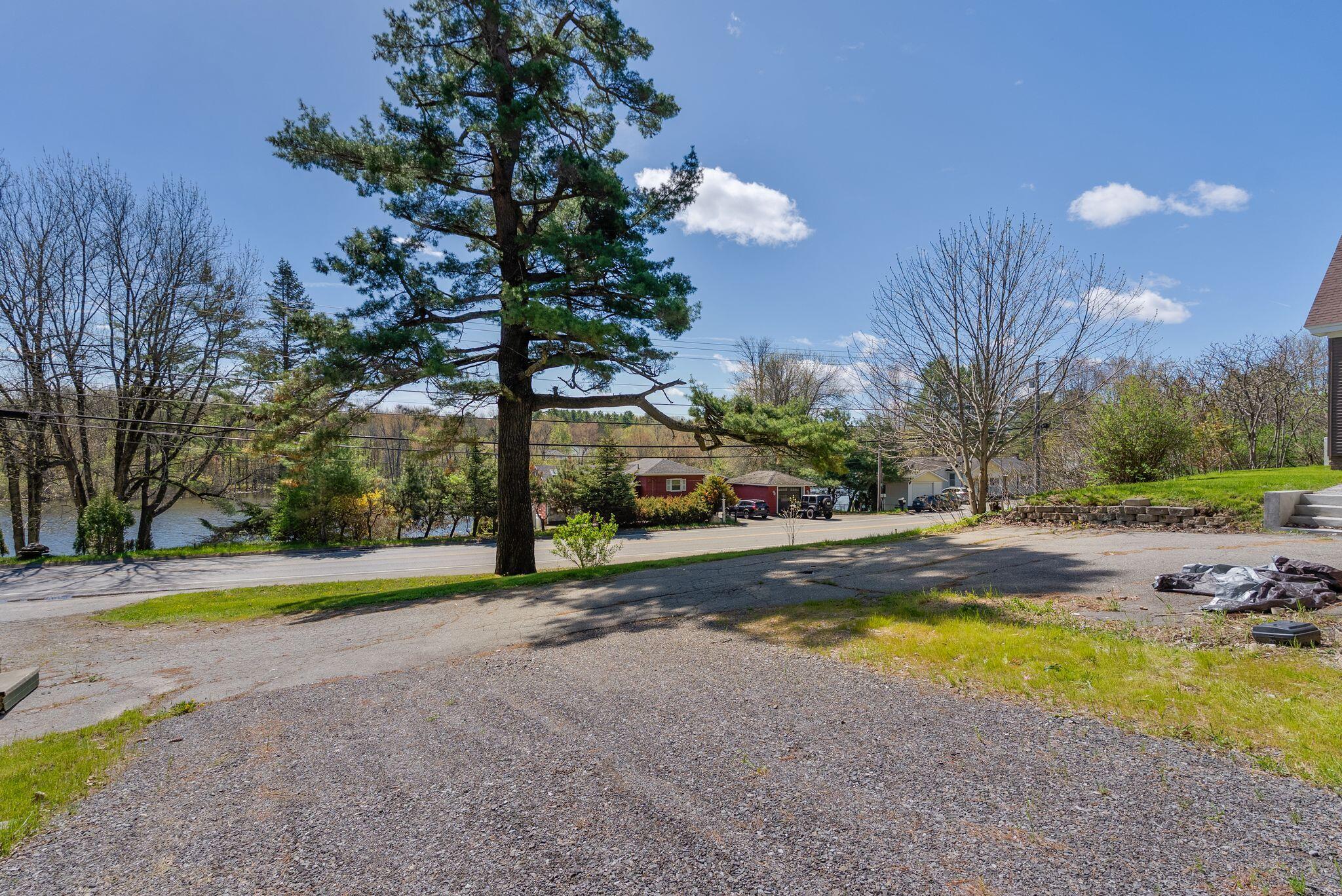 87 Cobbossee Avenue Property Photo 8