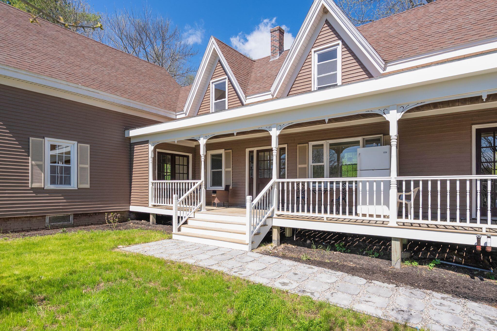 87 Cobbossee Avenue Property Photo 9