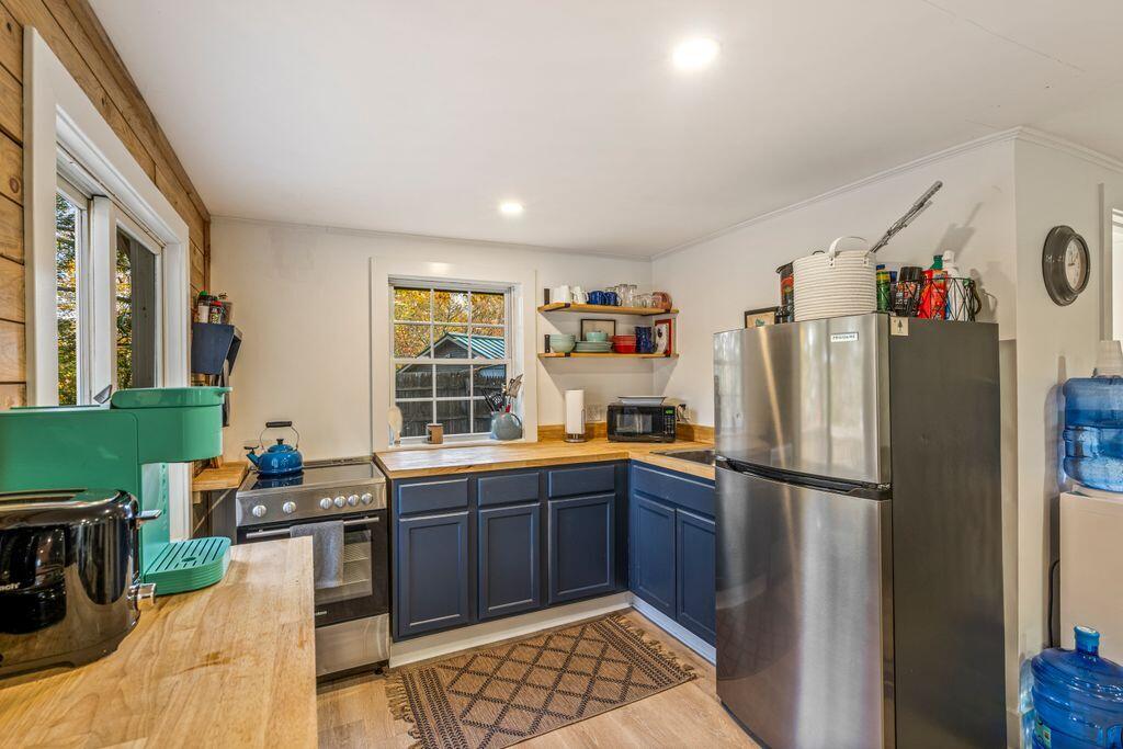 107 Pinewoods Trail Property Photo 6