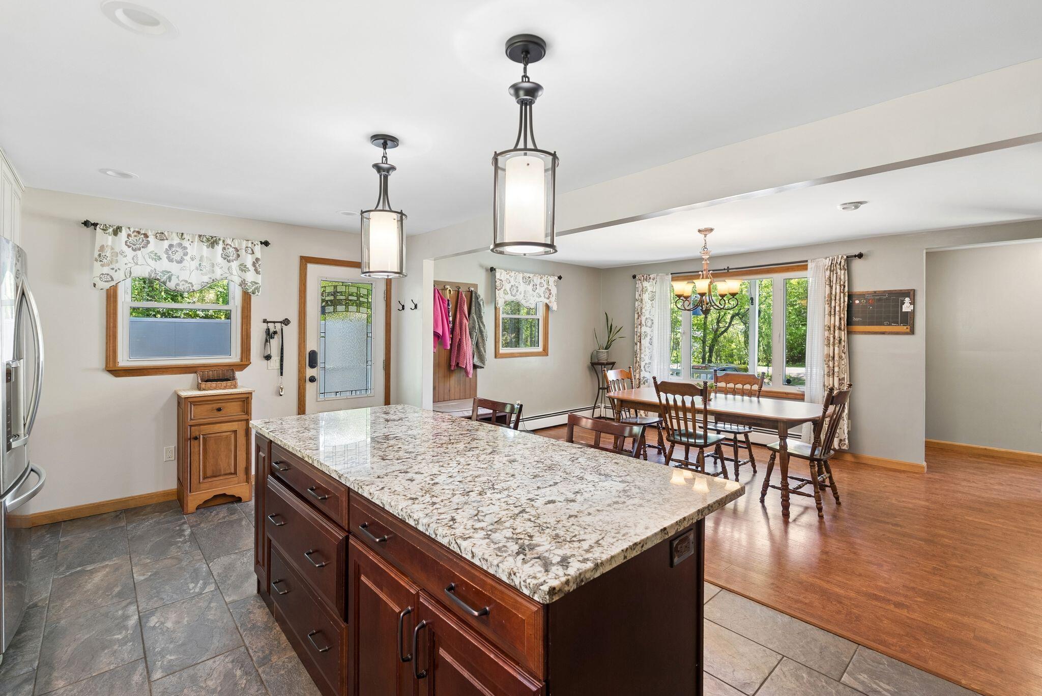 256 Narrows Pond Road Property Photo 4