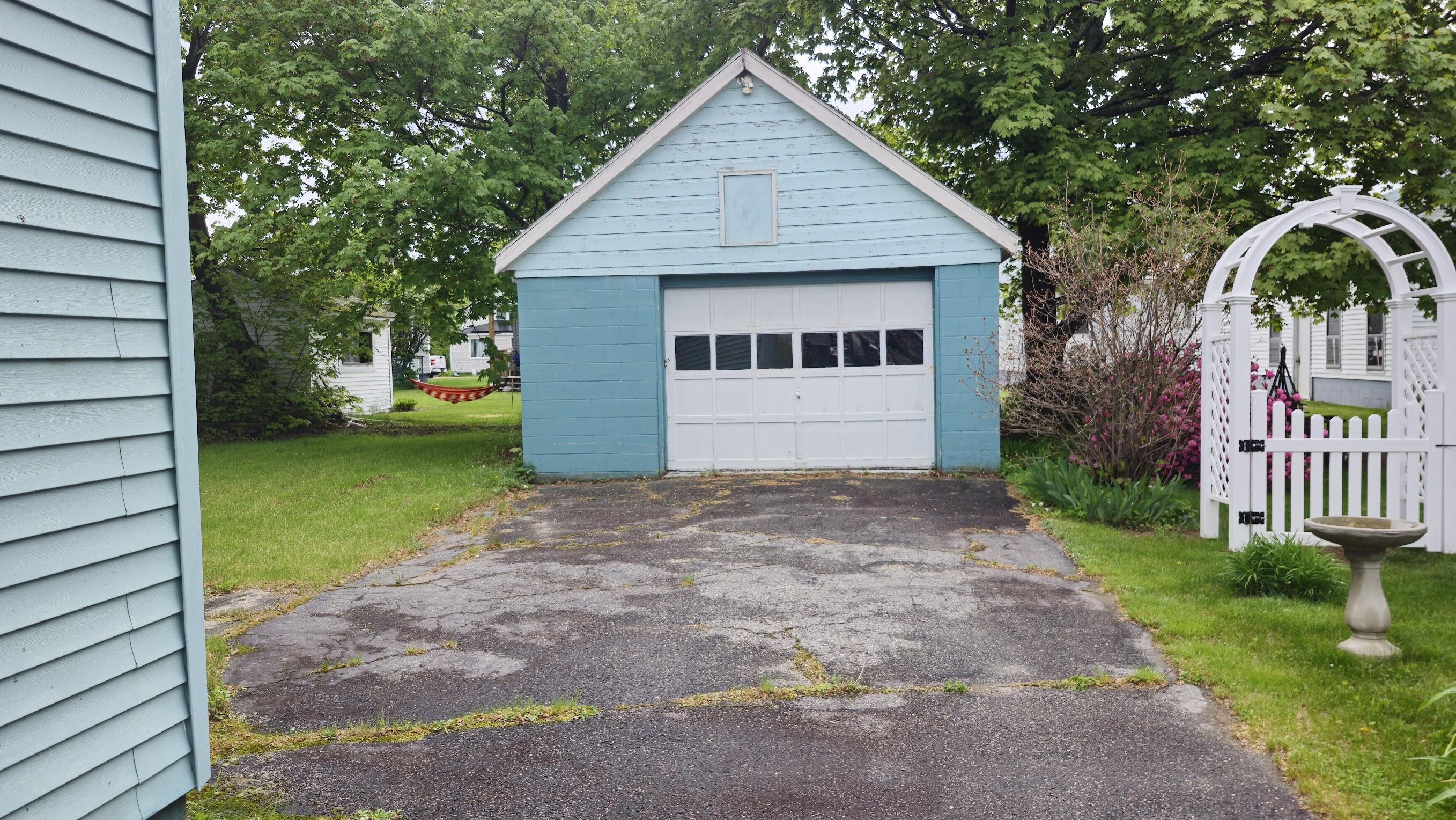 28 Eastland Avenue Property Photo 2