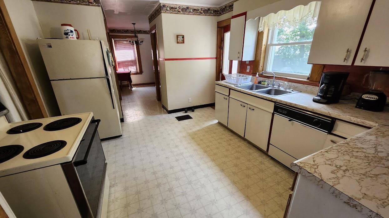 28 Eastland Avenue Property Photo 4