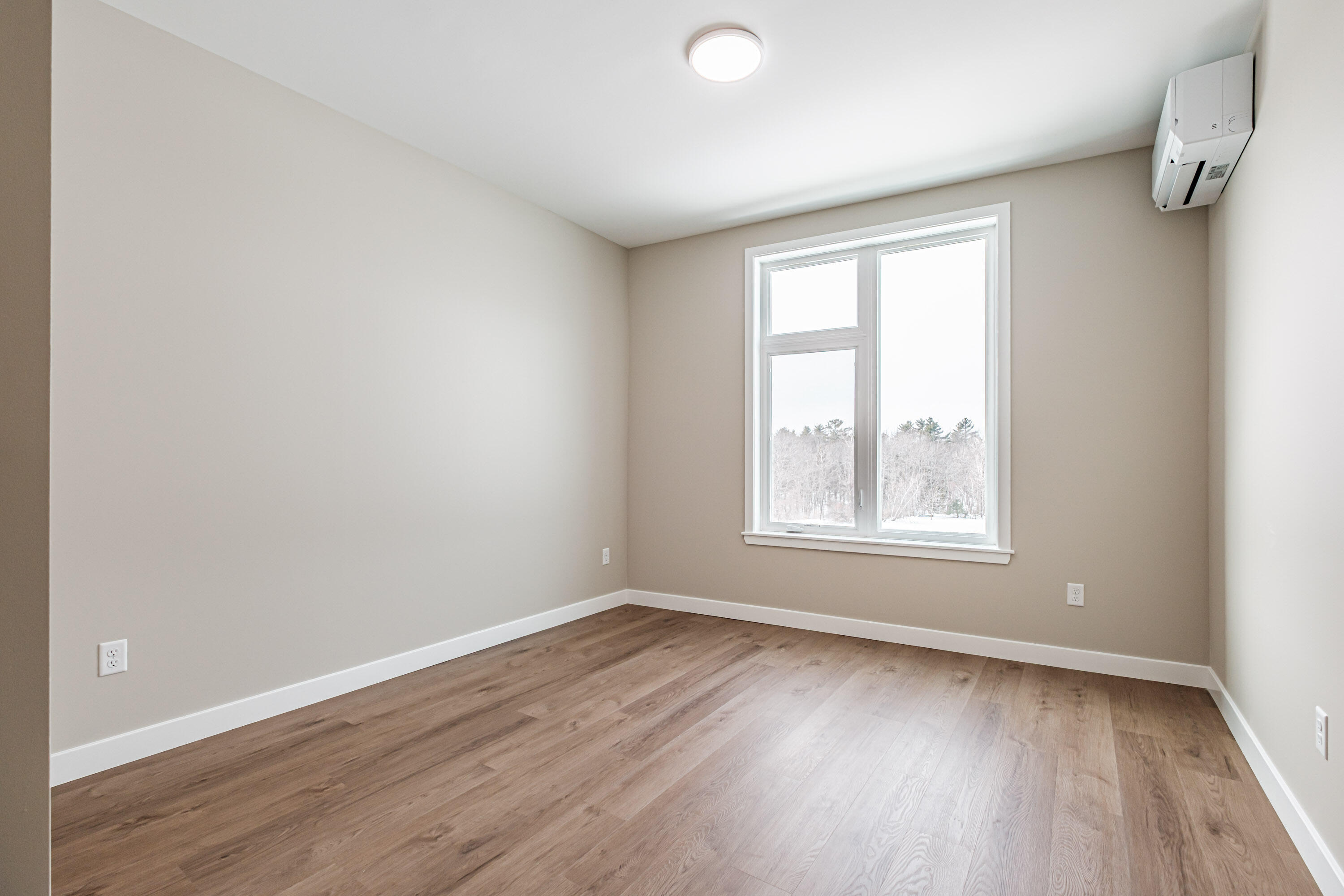 1 Cross Street 330 Property Photo 14