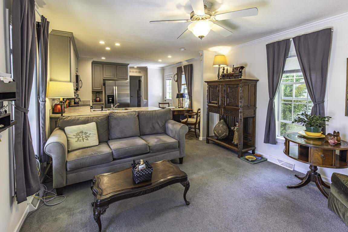 34 Long Street Property Photo 4