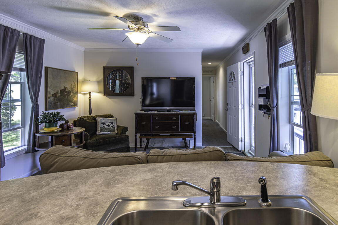 34 Long Street Property Photo 6