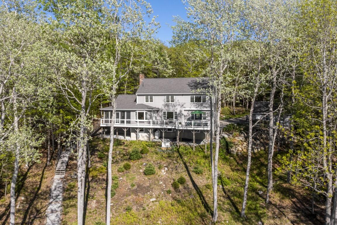 564 West Side Road Property Photo 24