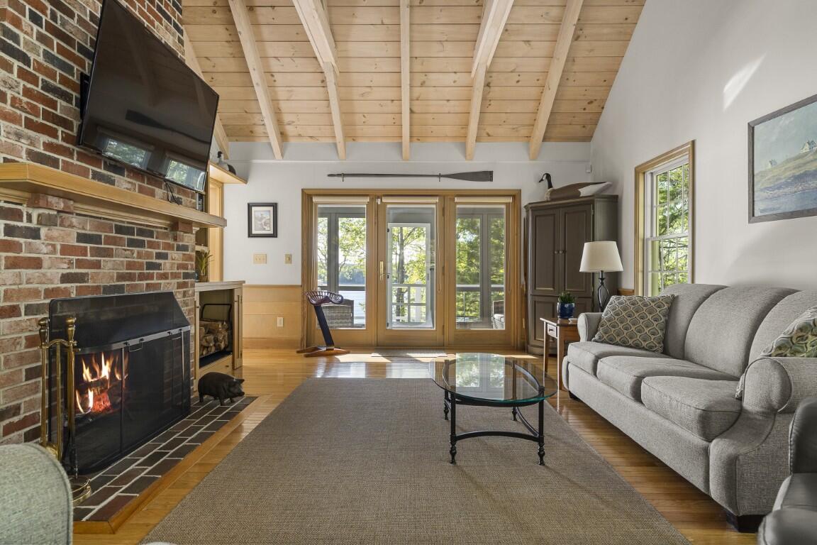 564 West Side Road Property Photo 29