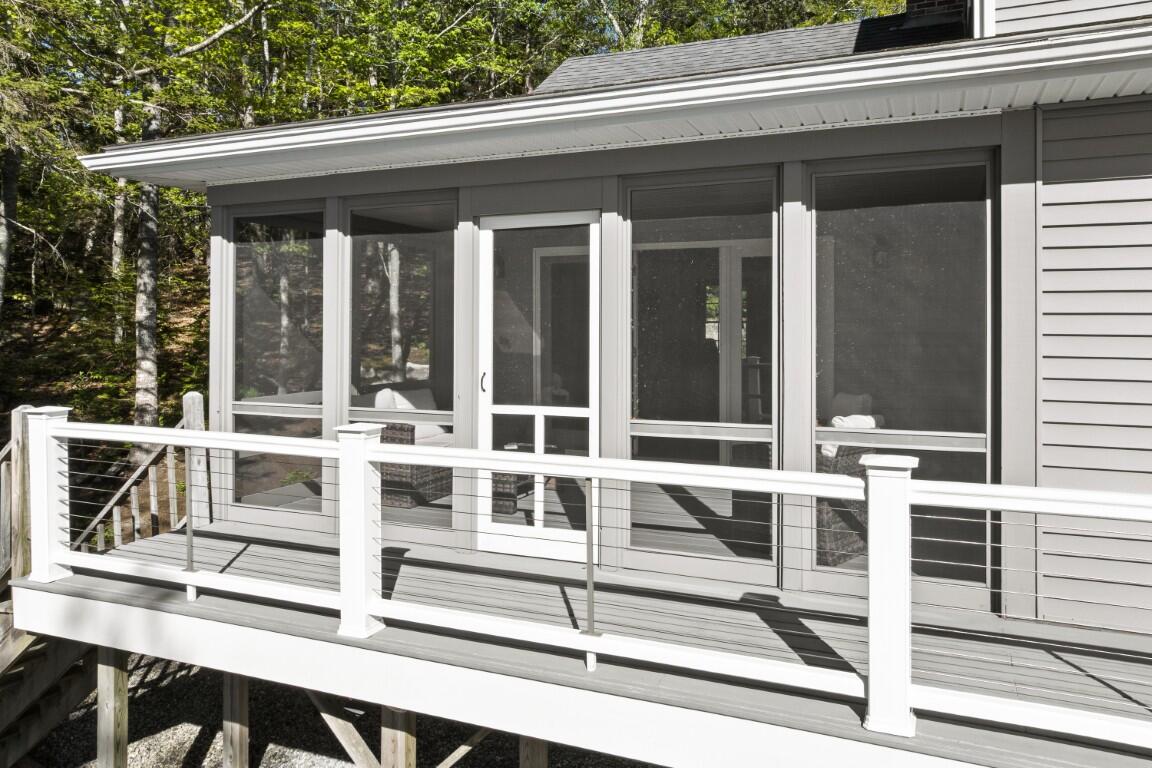 564 West Side Road Property Photo 35